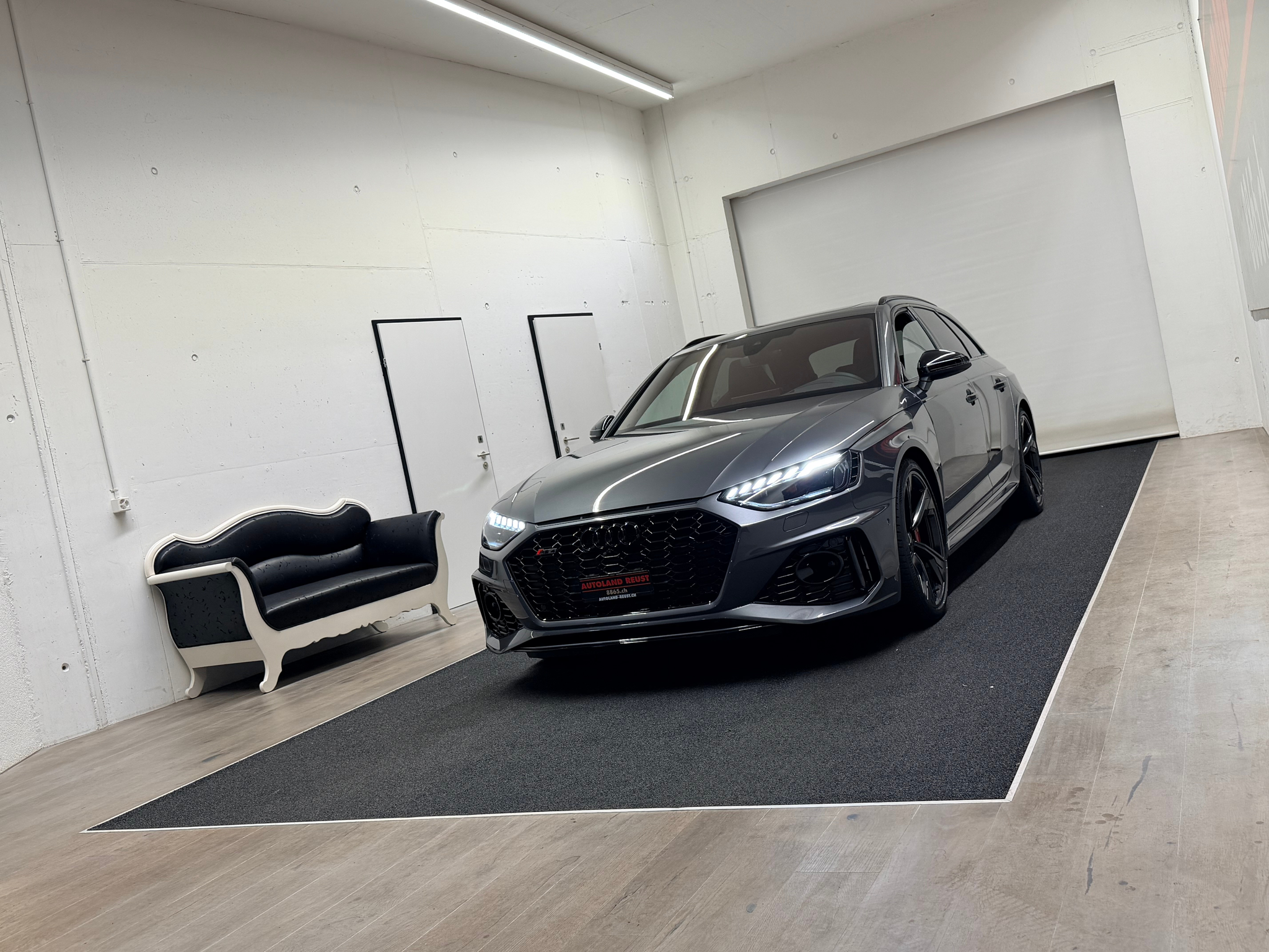 listing desktop thumbnail image 3