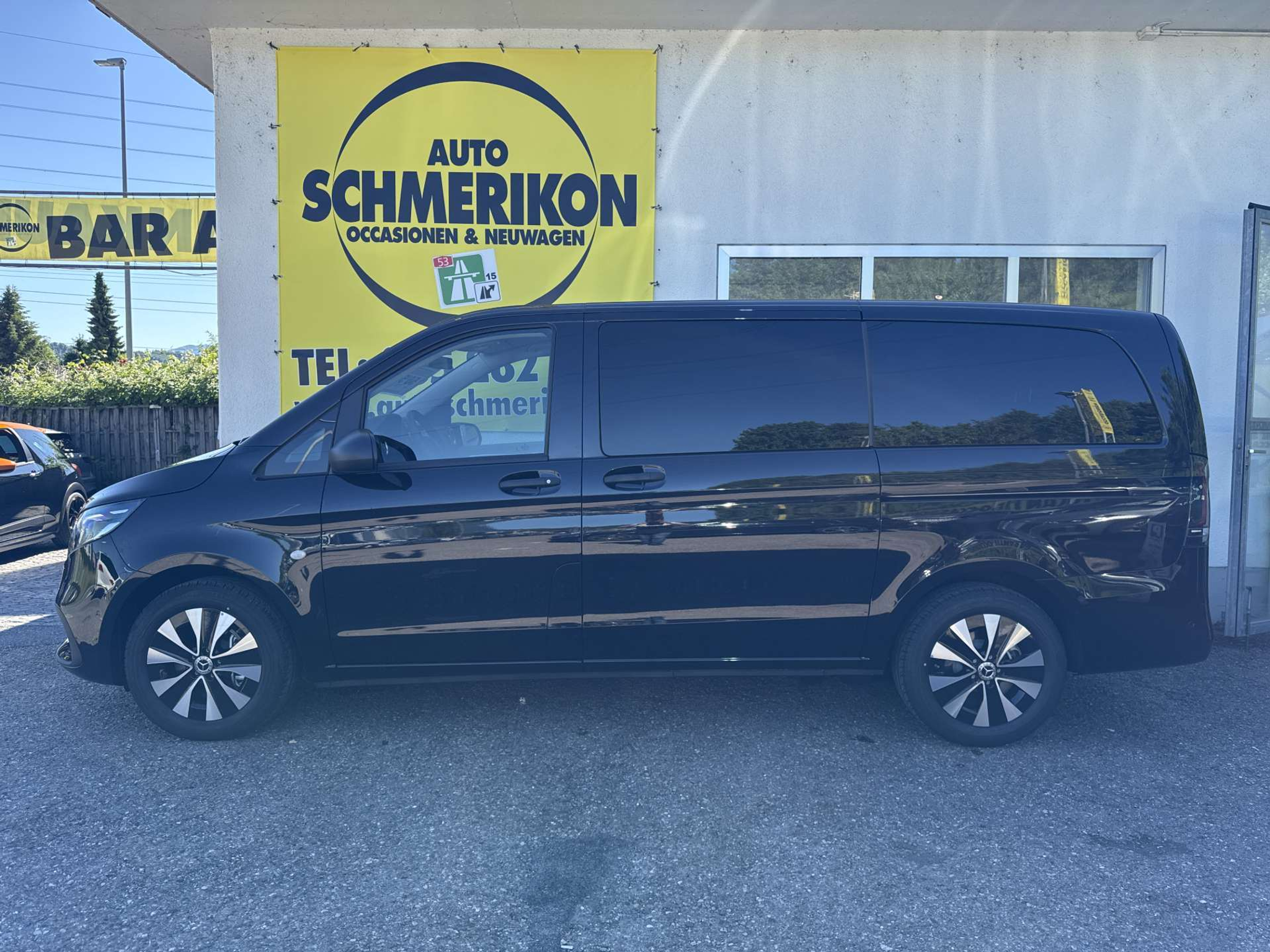 listing desktop thumbnail image 4