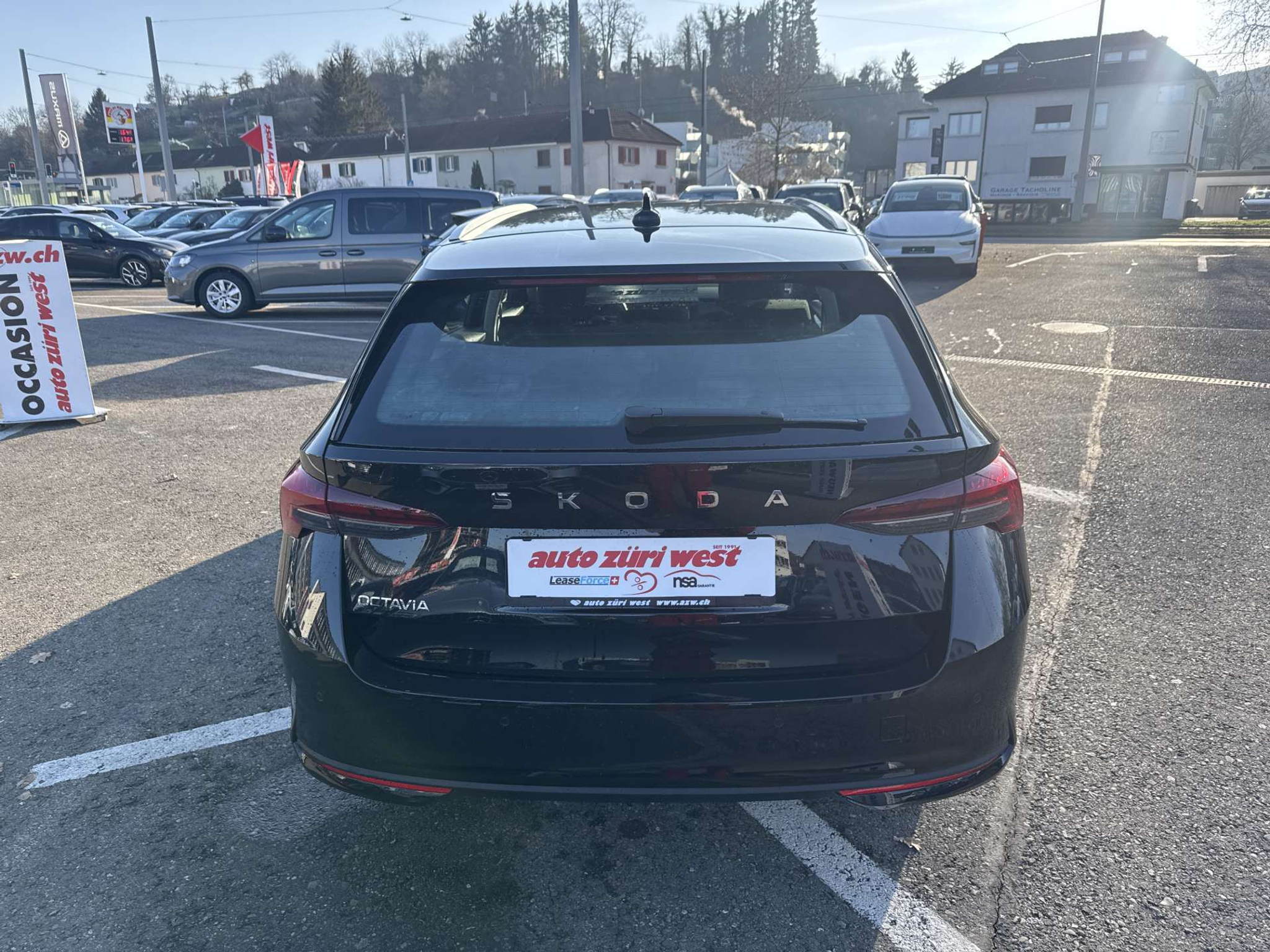 listing desktop thumbnail image 14