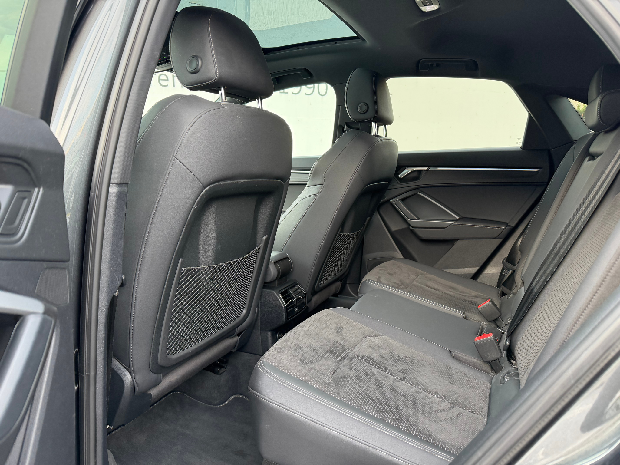 listing desktop thumbnail image 11