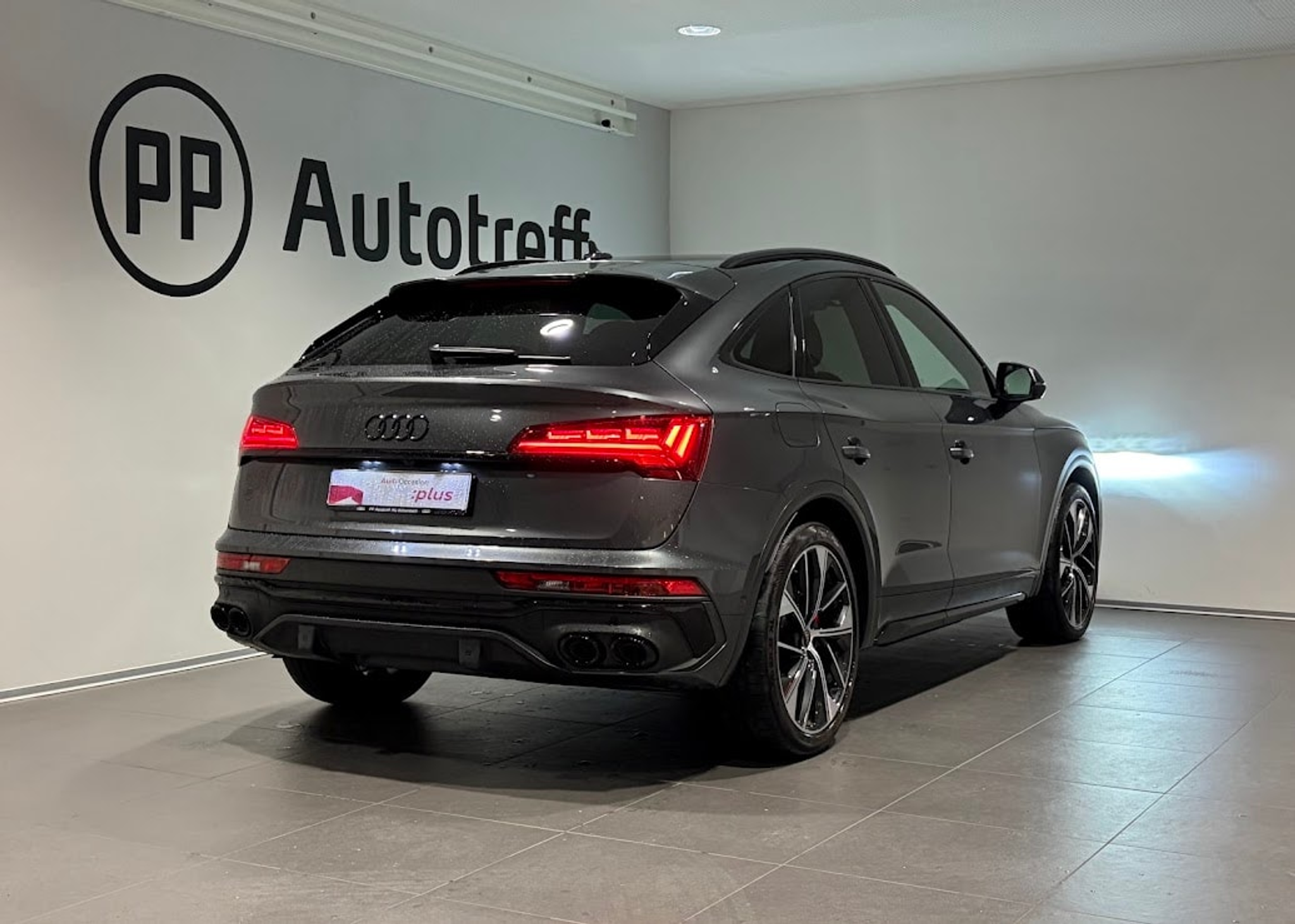 listing desktop thumbnail image 12