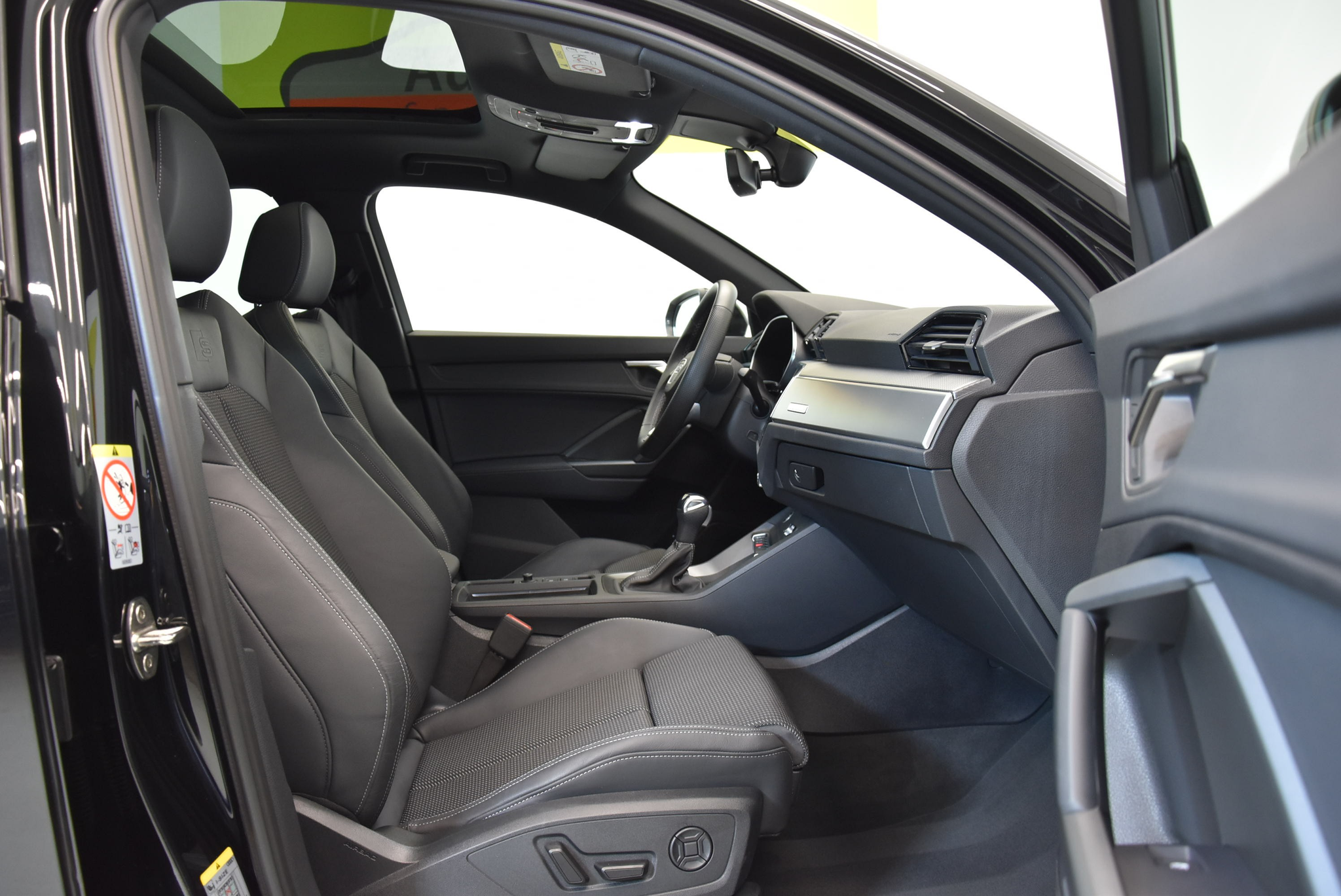 listing desktop thumbnail image 3