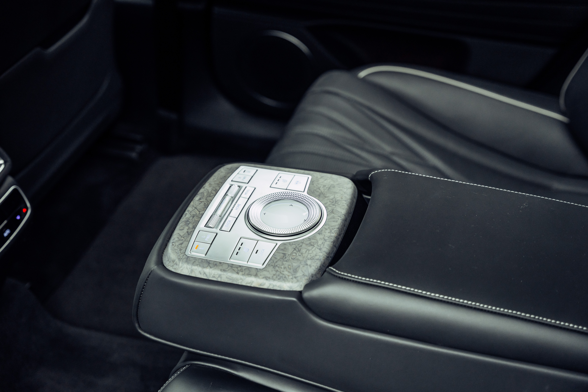 listing desktop thumbnail image 9