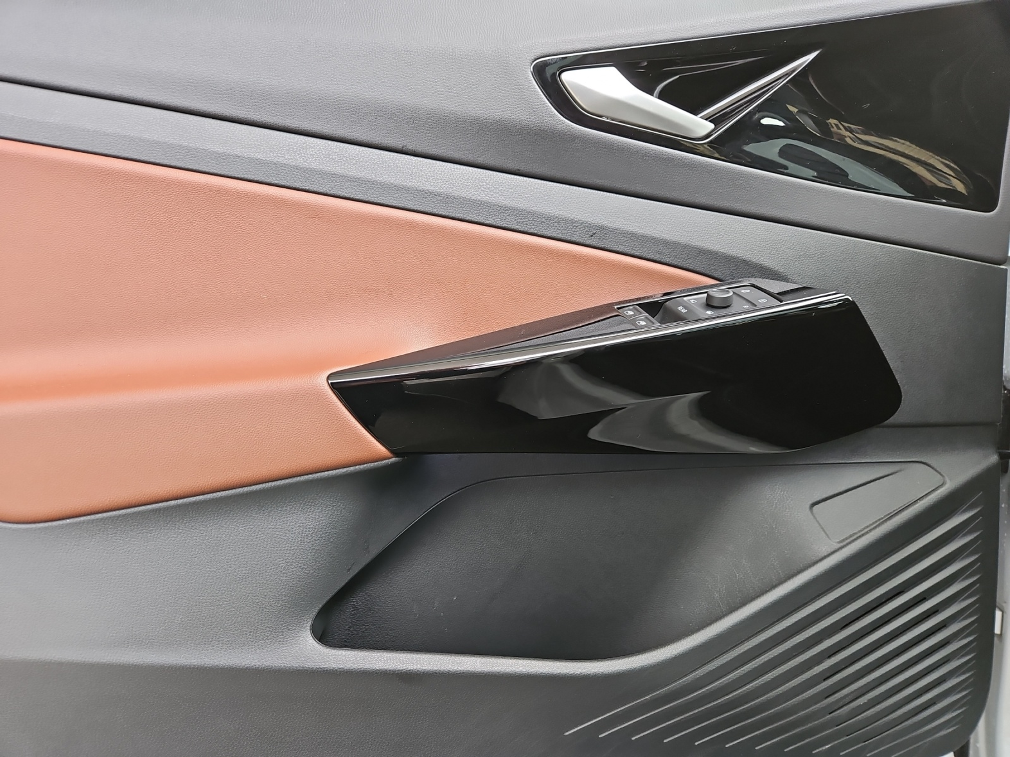 listing desktop thumbnail image 7