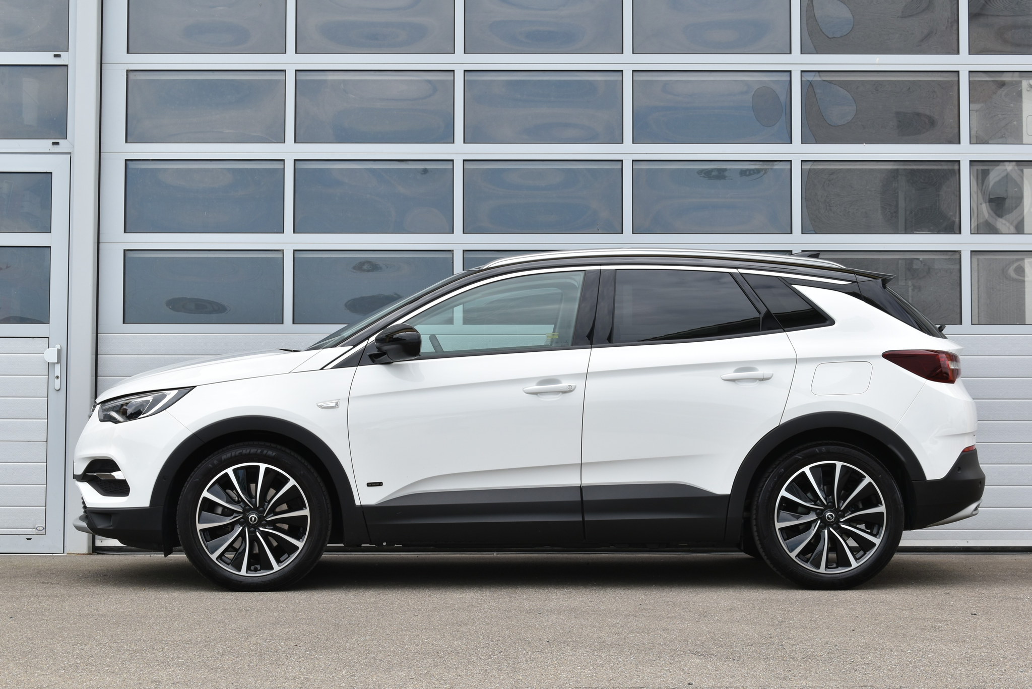 listing desktop thumbnail image 2