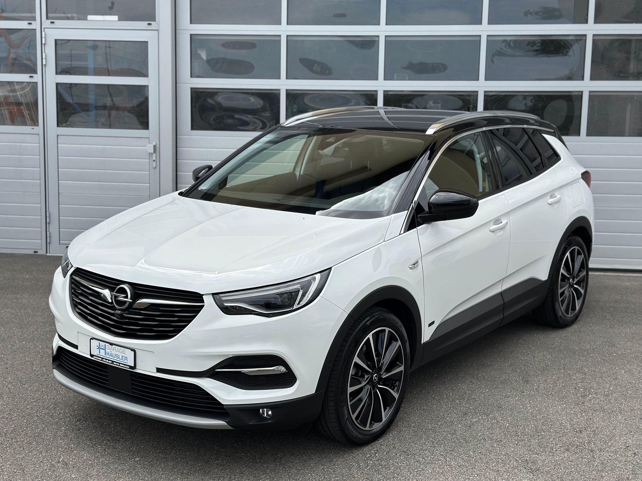 listing desktop thumbnail image 1