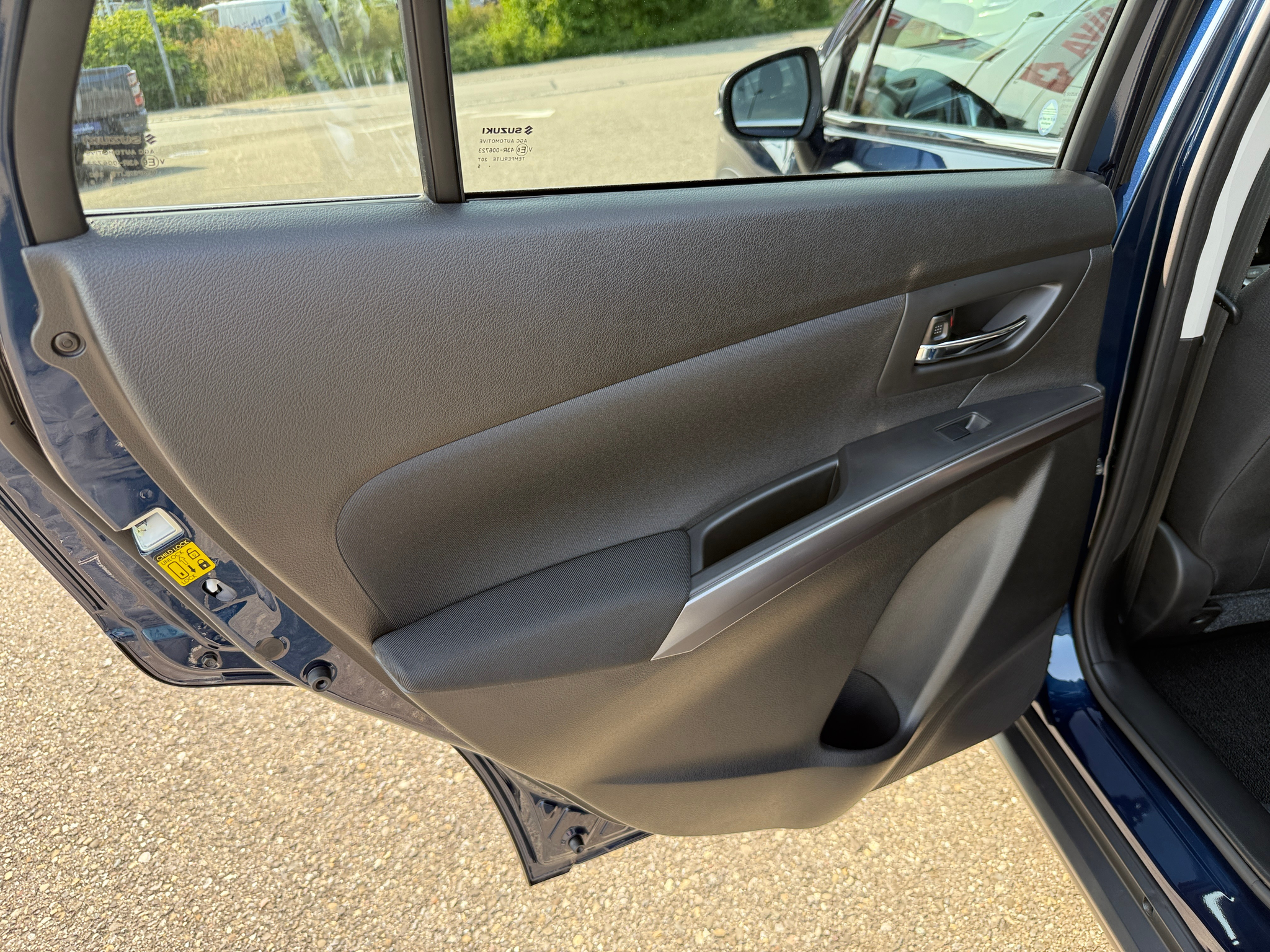 listing desktop thumbnail image 18