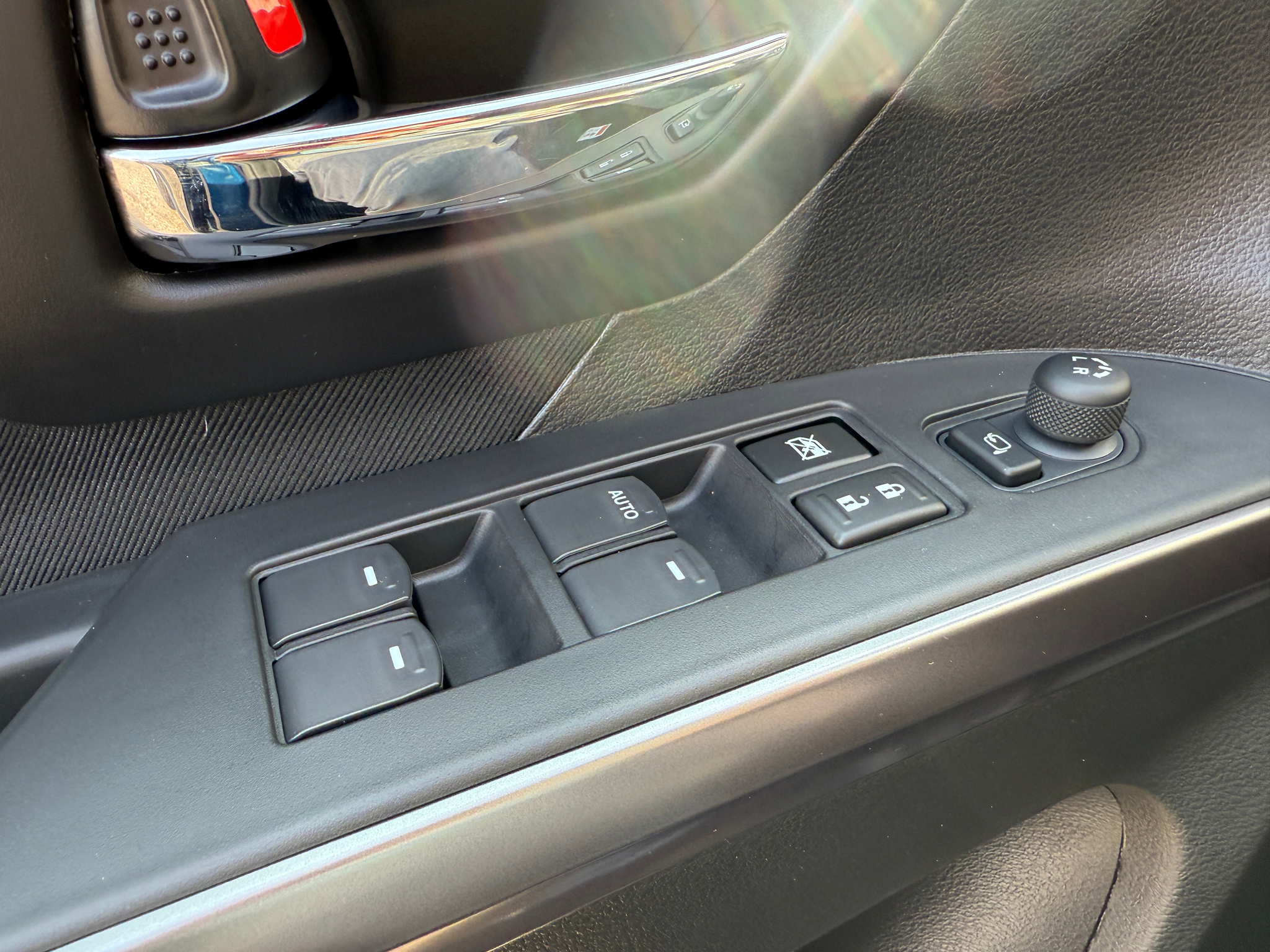 listing desktop thumbnail image 16