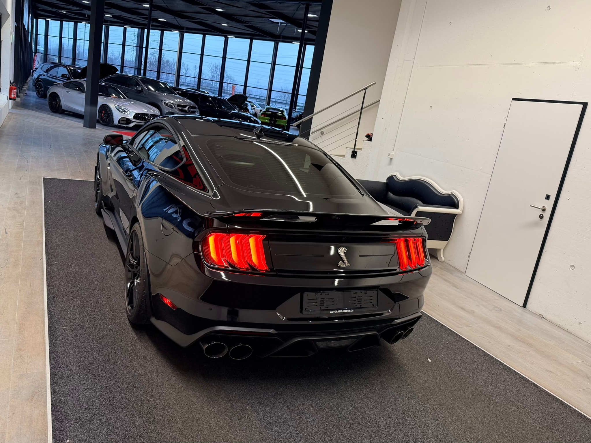 listing desktop thumbnail image 10