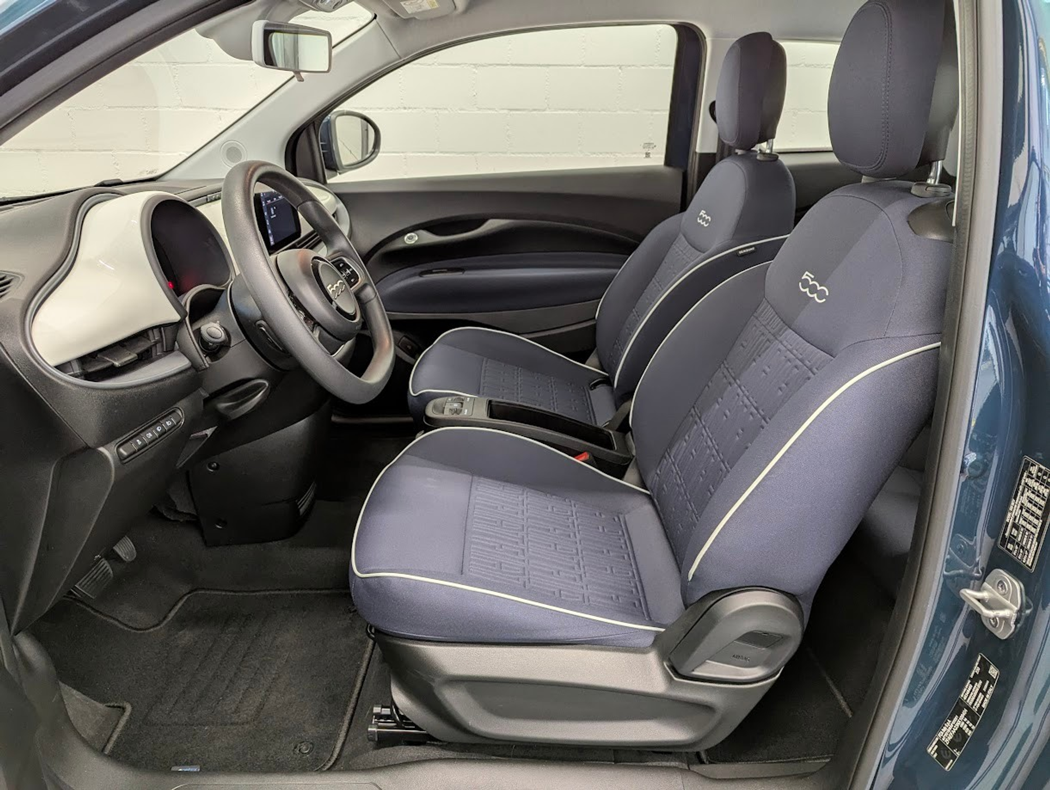 listing desktop thumbnail image 2