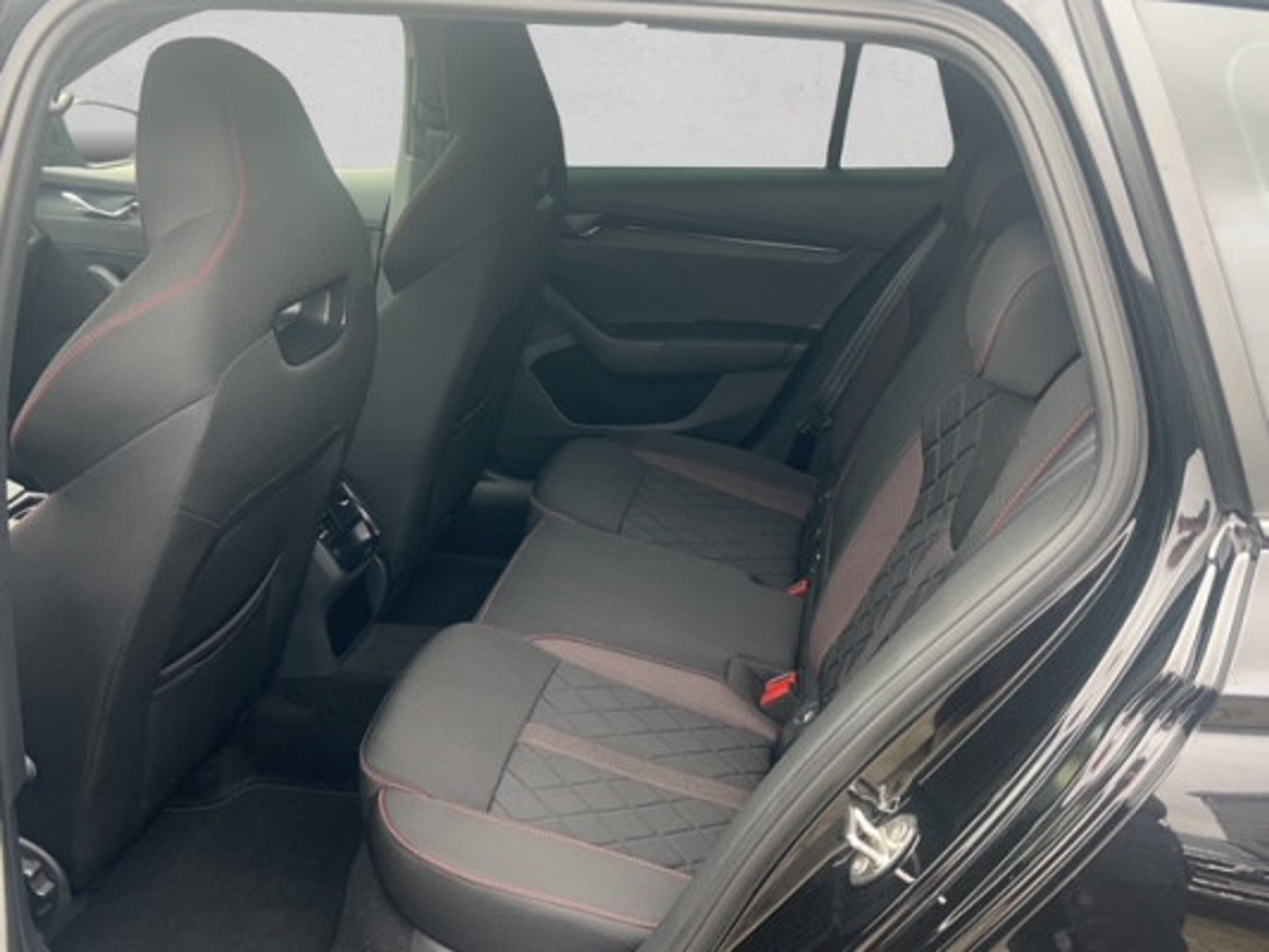 listing desktop thumbnail image 9