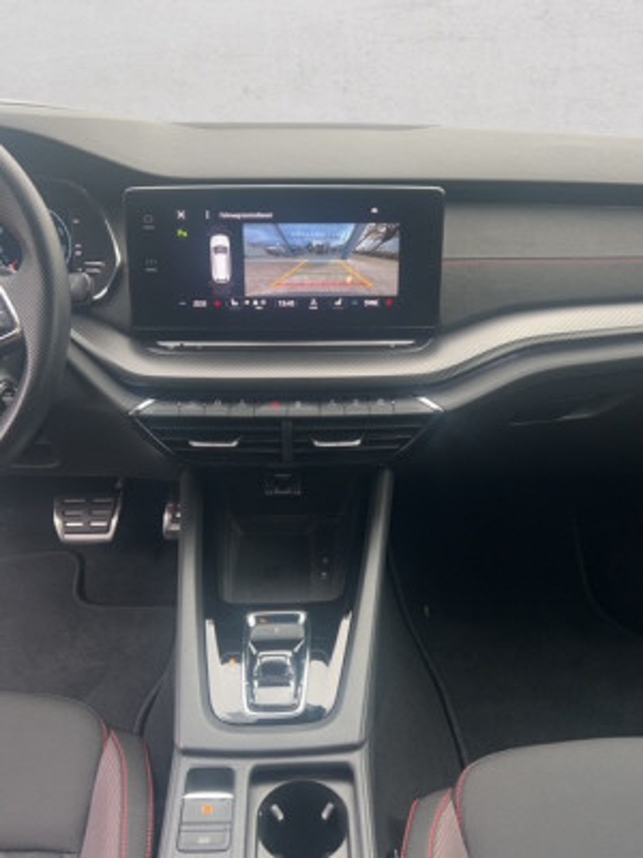 listing desktop thumbnail image 11