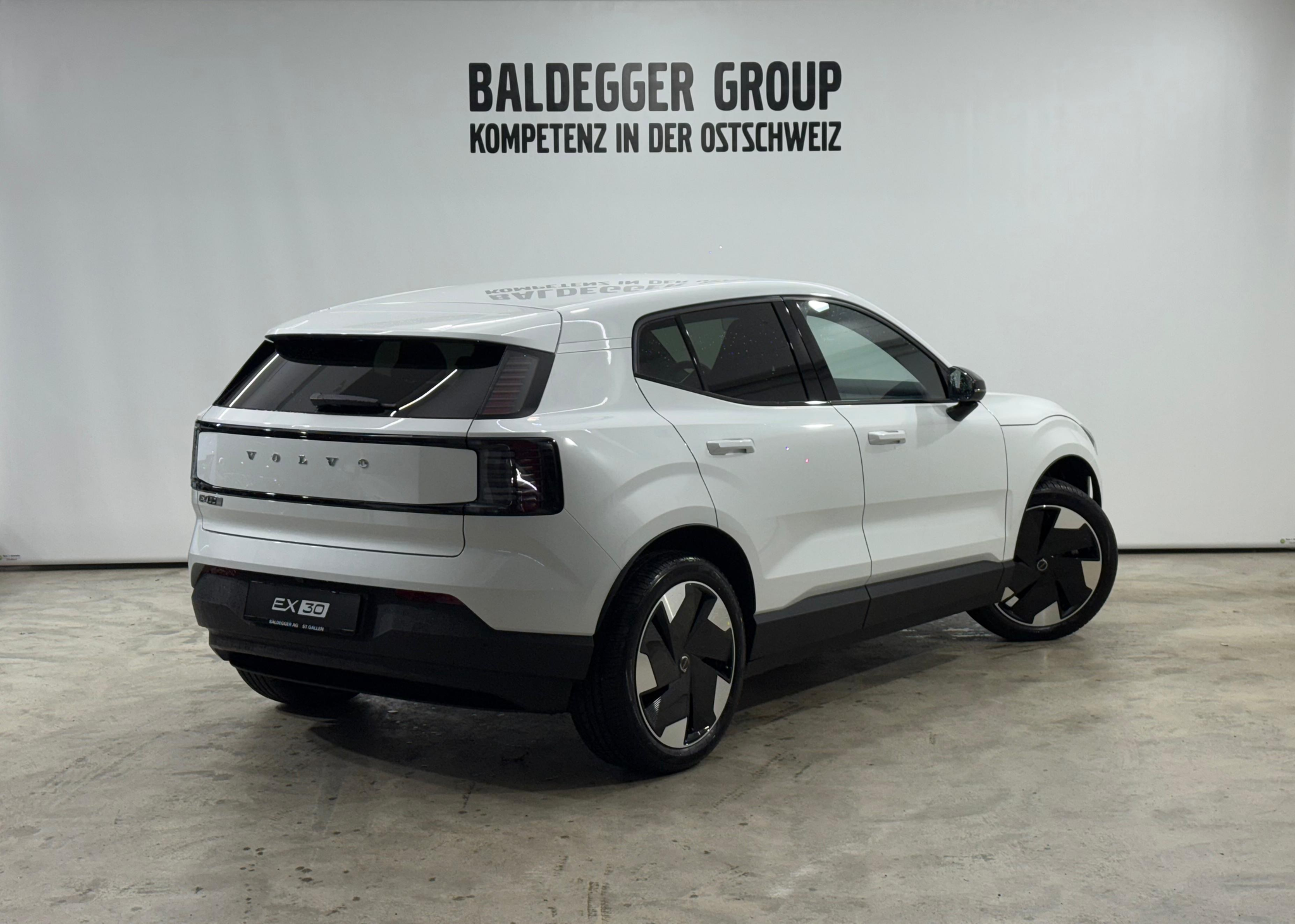 listing desktop thumbnail image 2