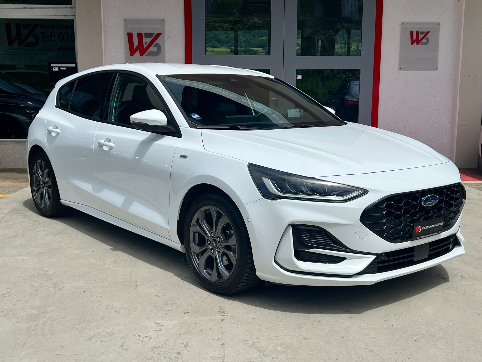 listing desktop thumbnail image 1