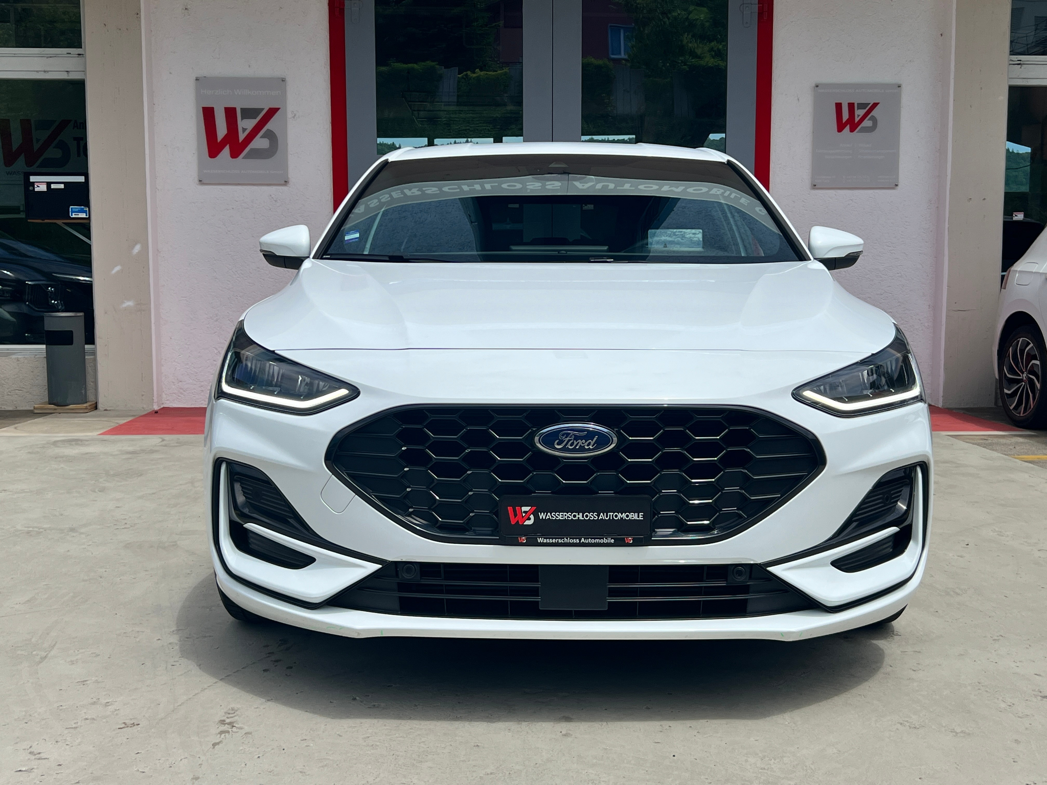 listing desktop thumbnail image 2