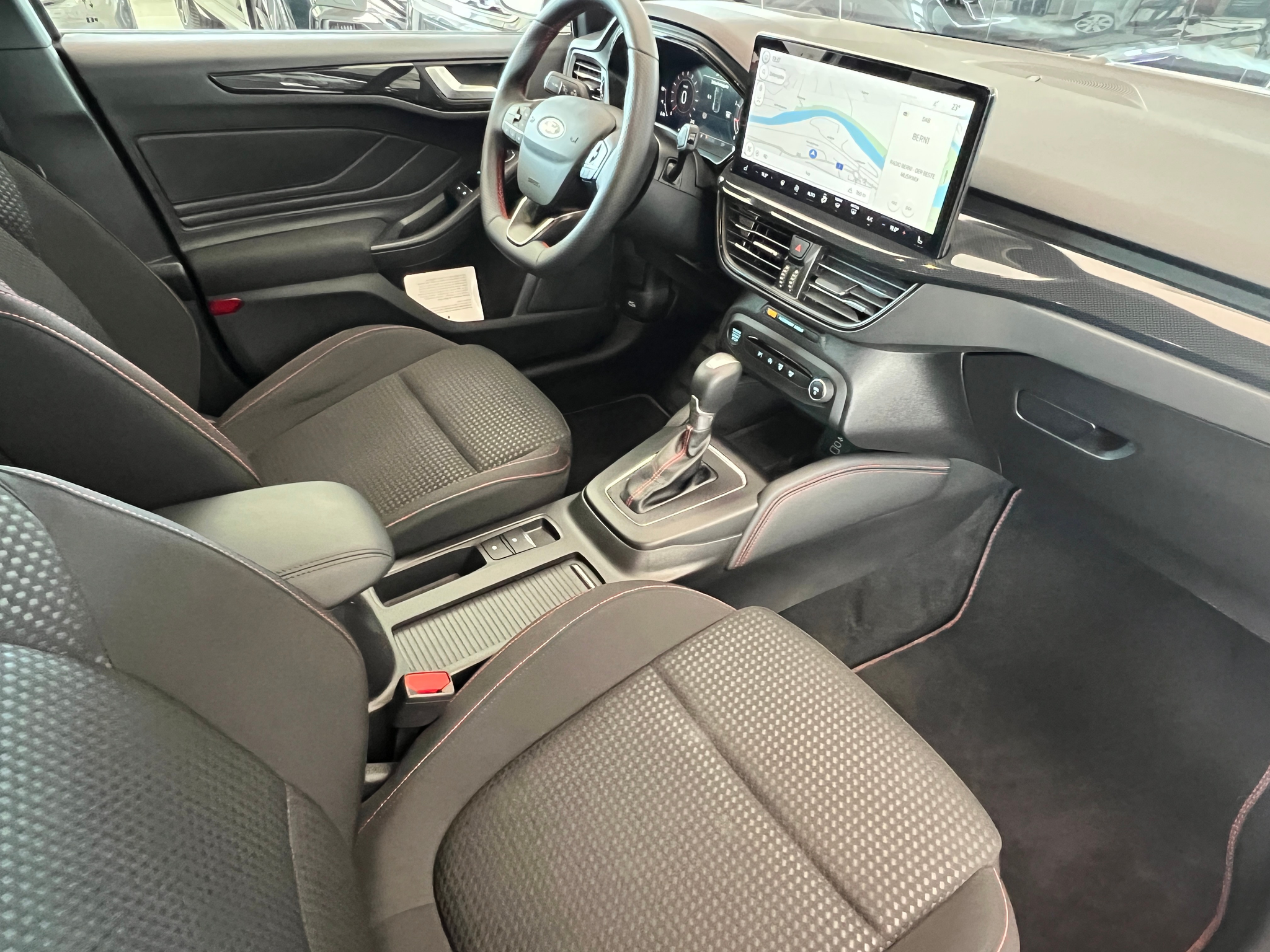 listing desktop thumbnail image 16