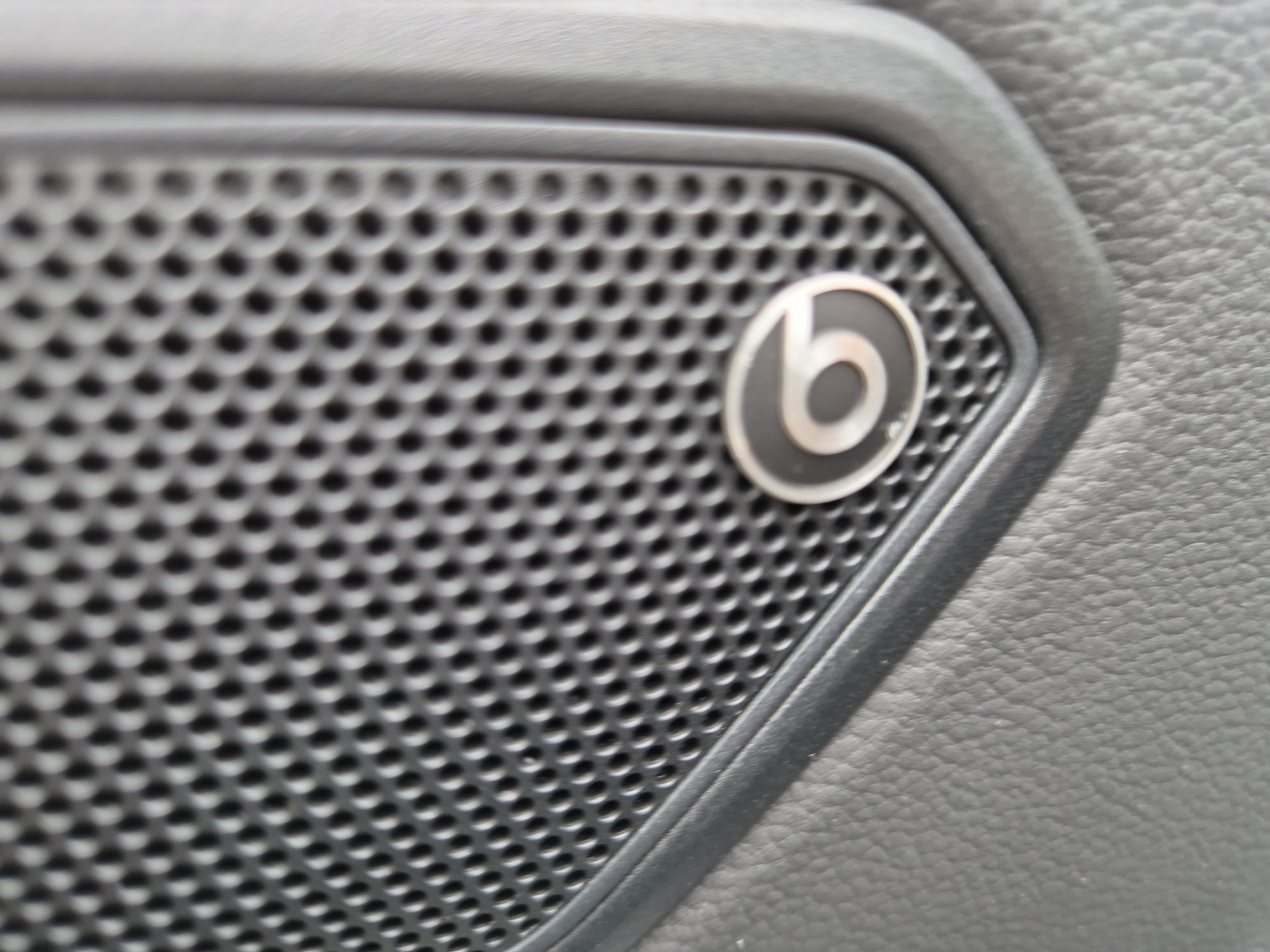 listing desktop thumbnail image 21