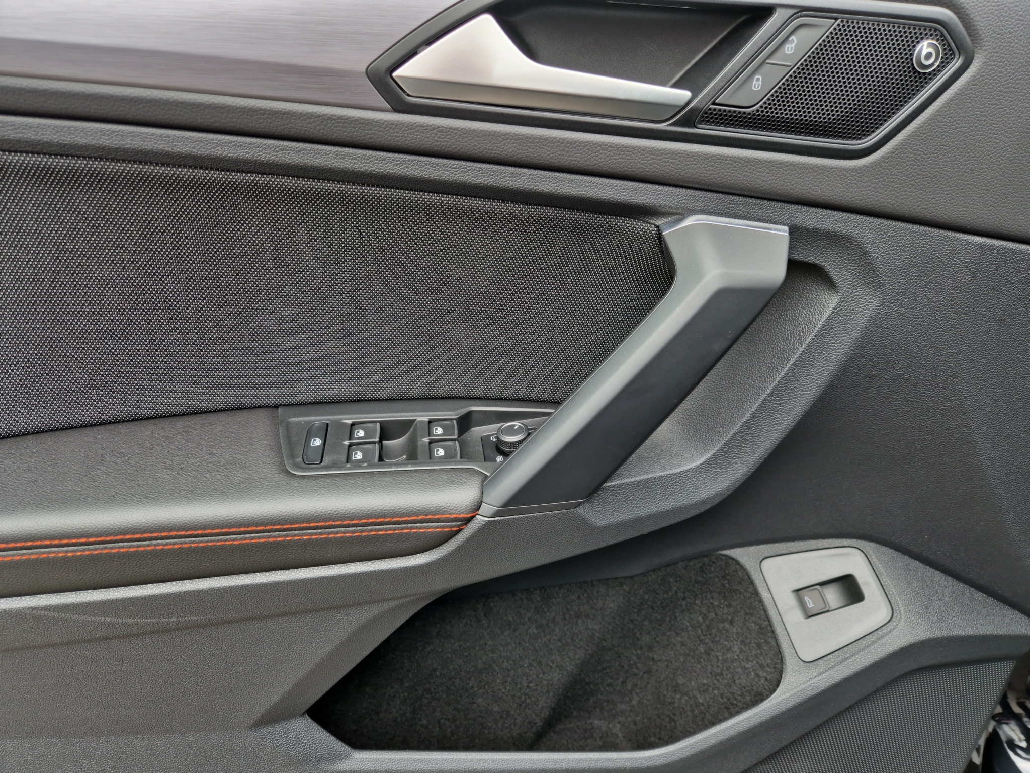 listing desktop thumbnail image 13