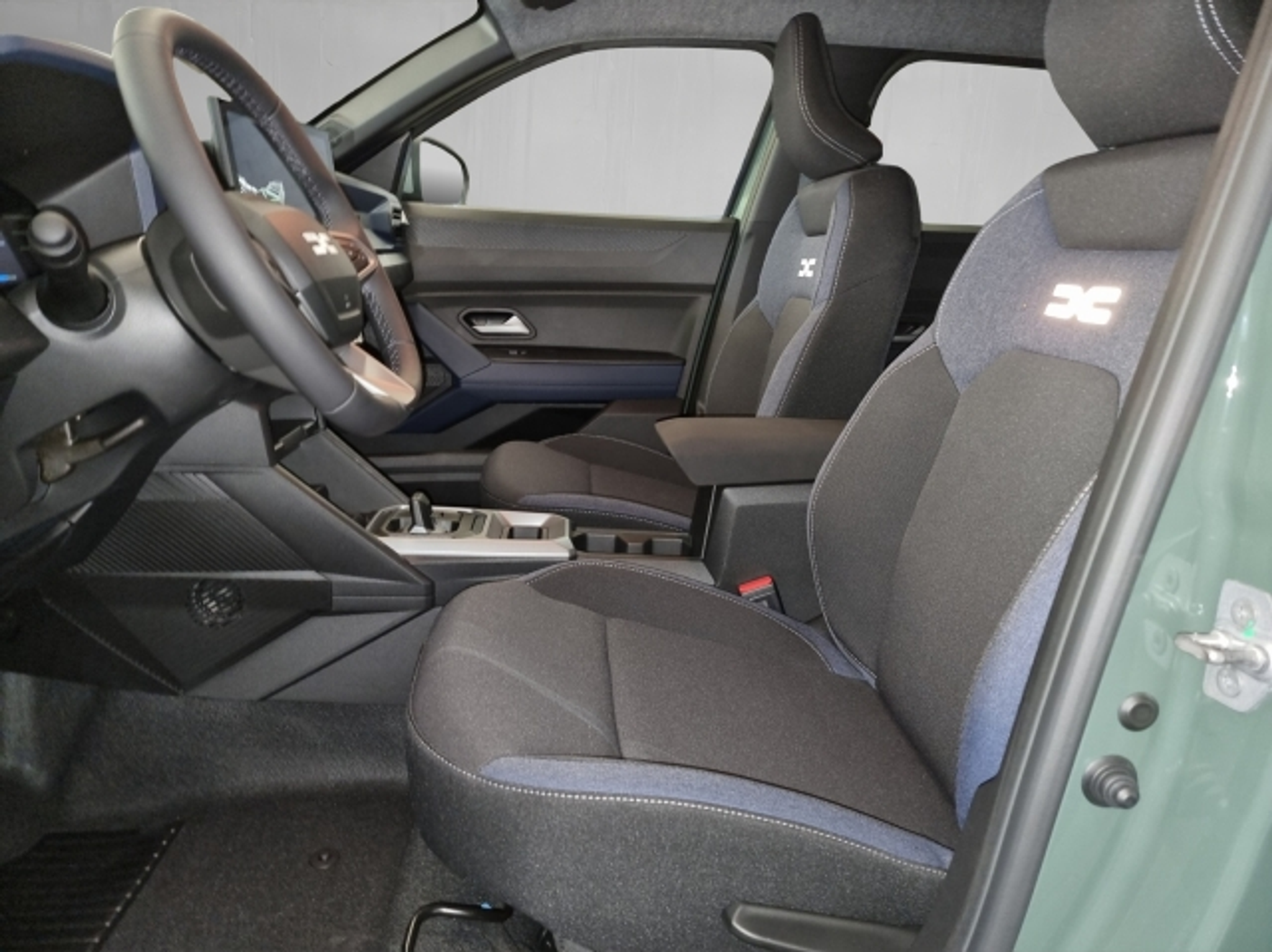 listing desktop thumbnail image 6