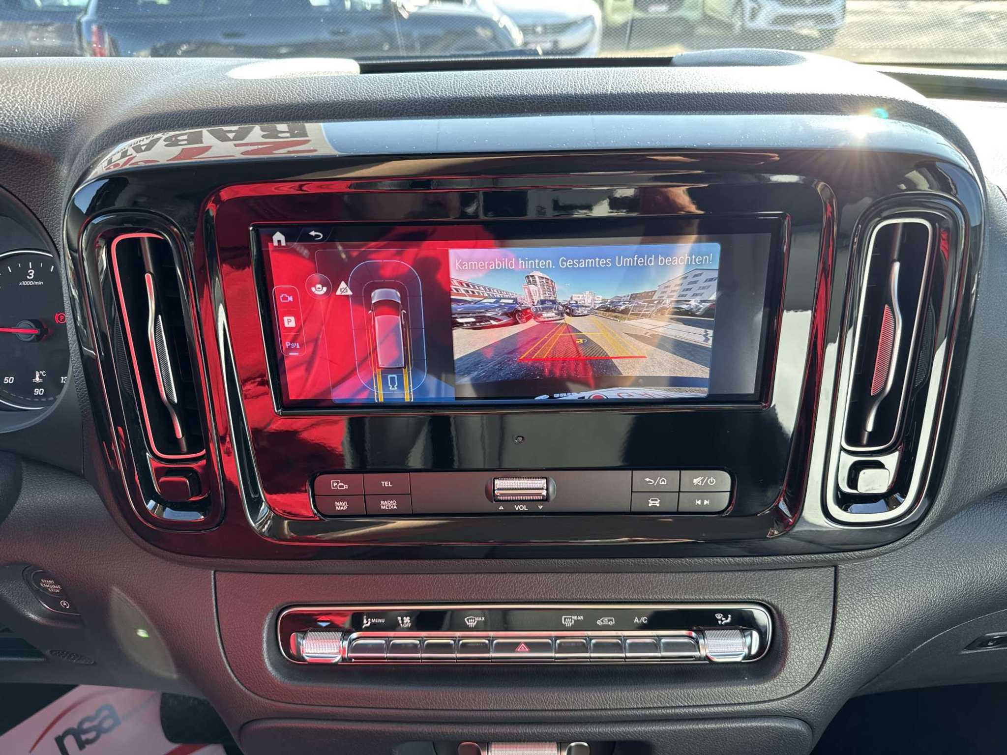 listing desktop thumbnail image 8