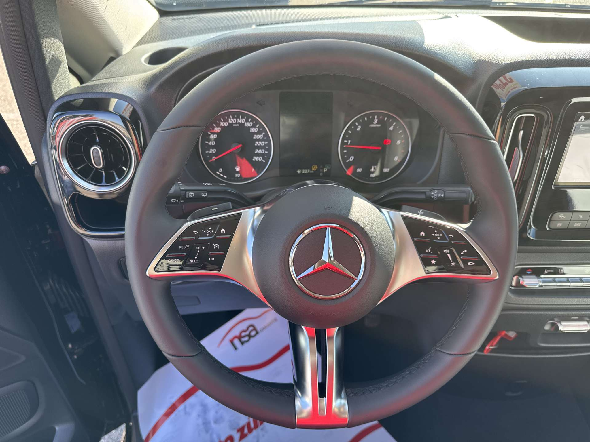 listing desktop thumbnail image 14