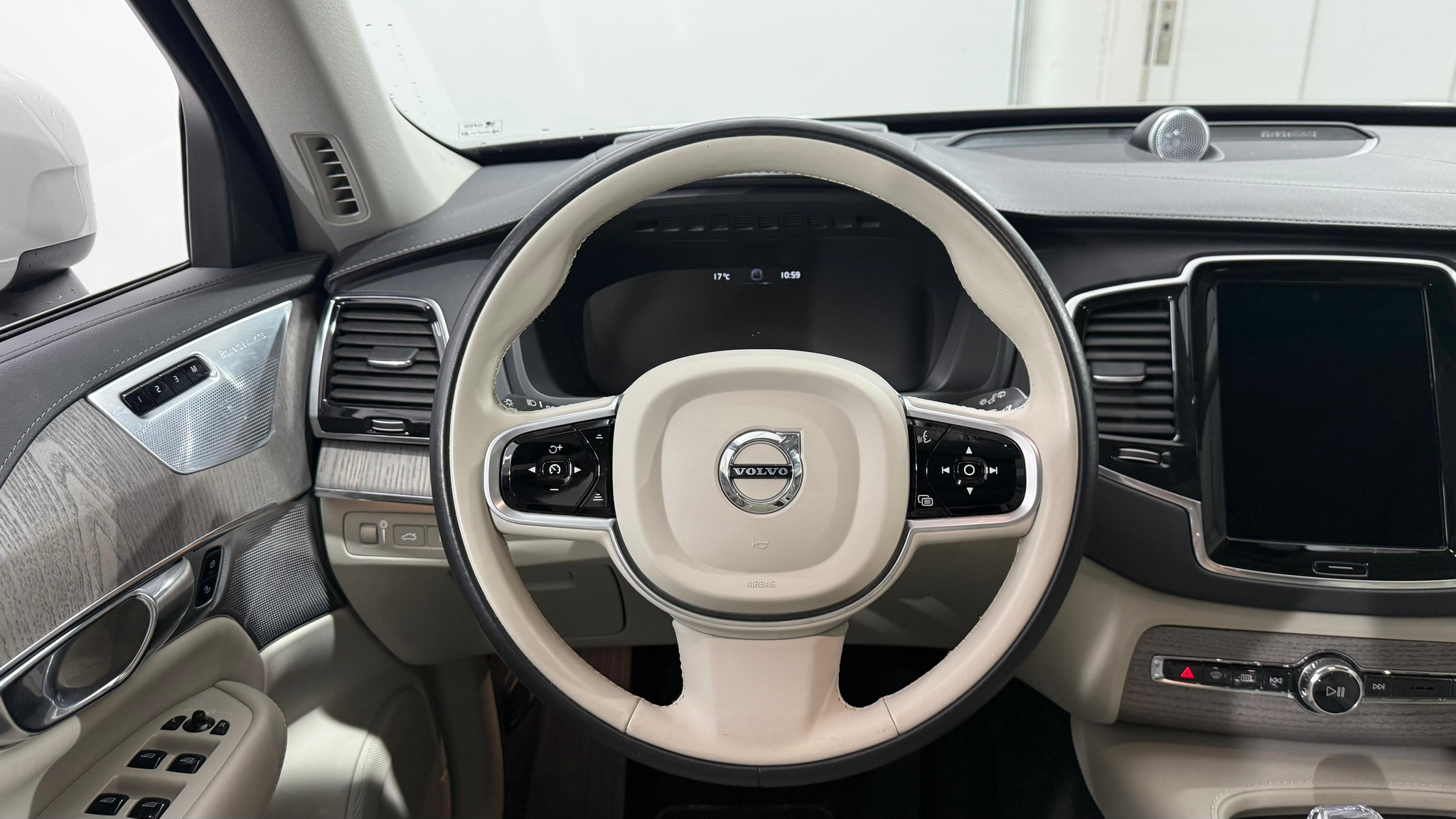 listing desktop thumbnail image 12