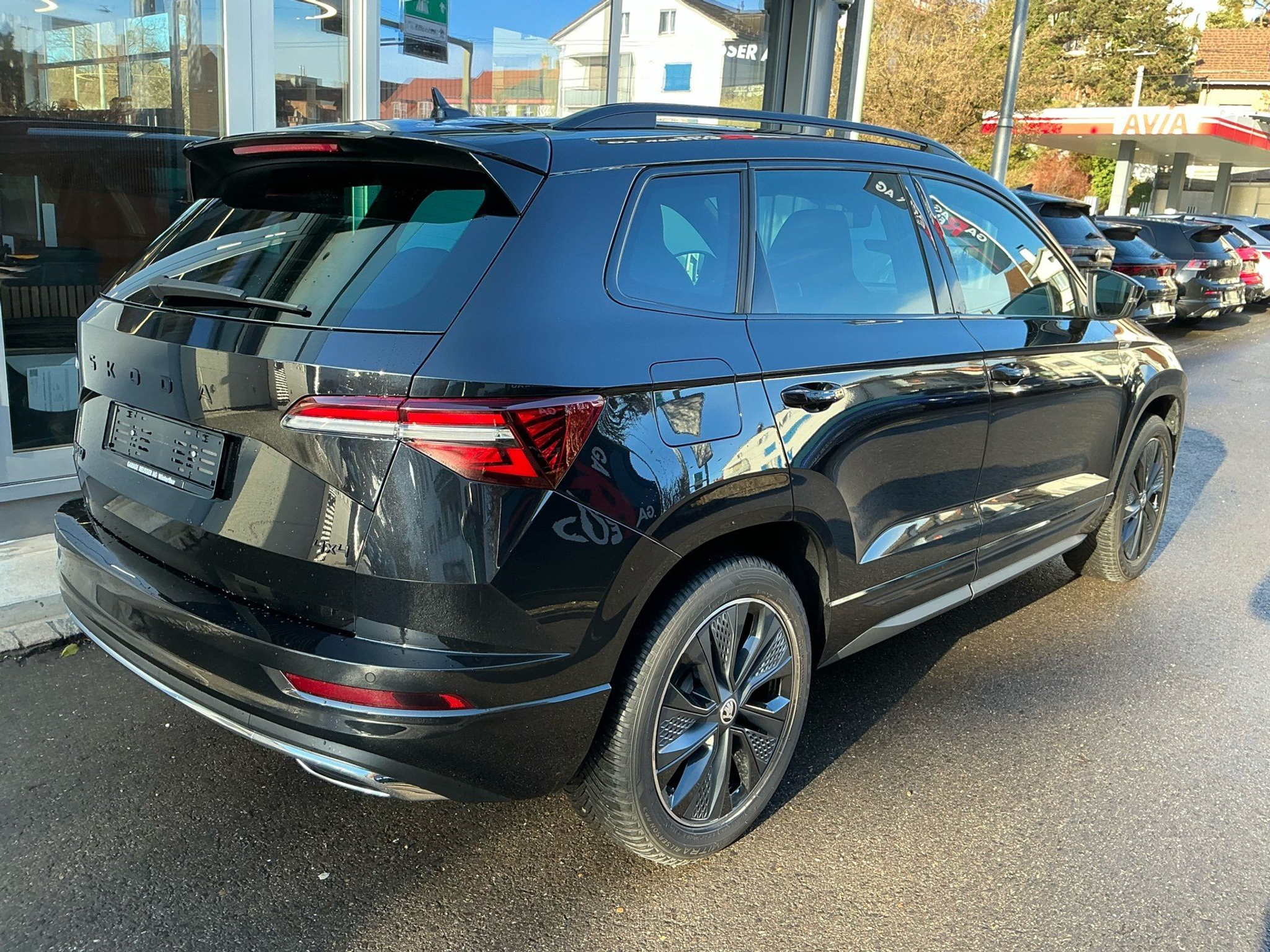 listing desktop thumbnail image 3