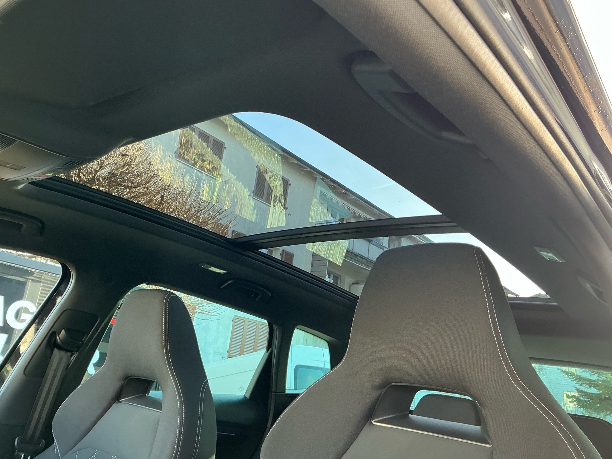 listing desktop thumbnail image 8