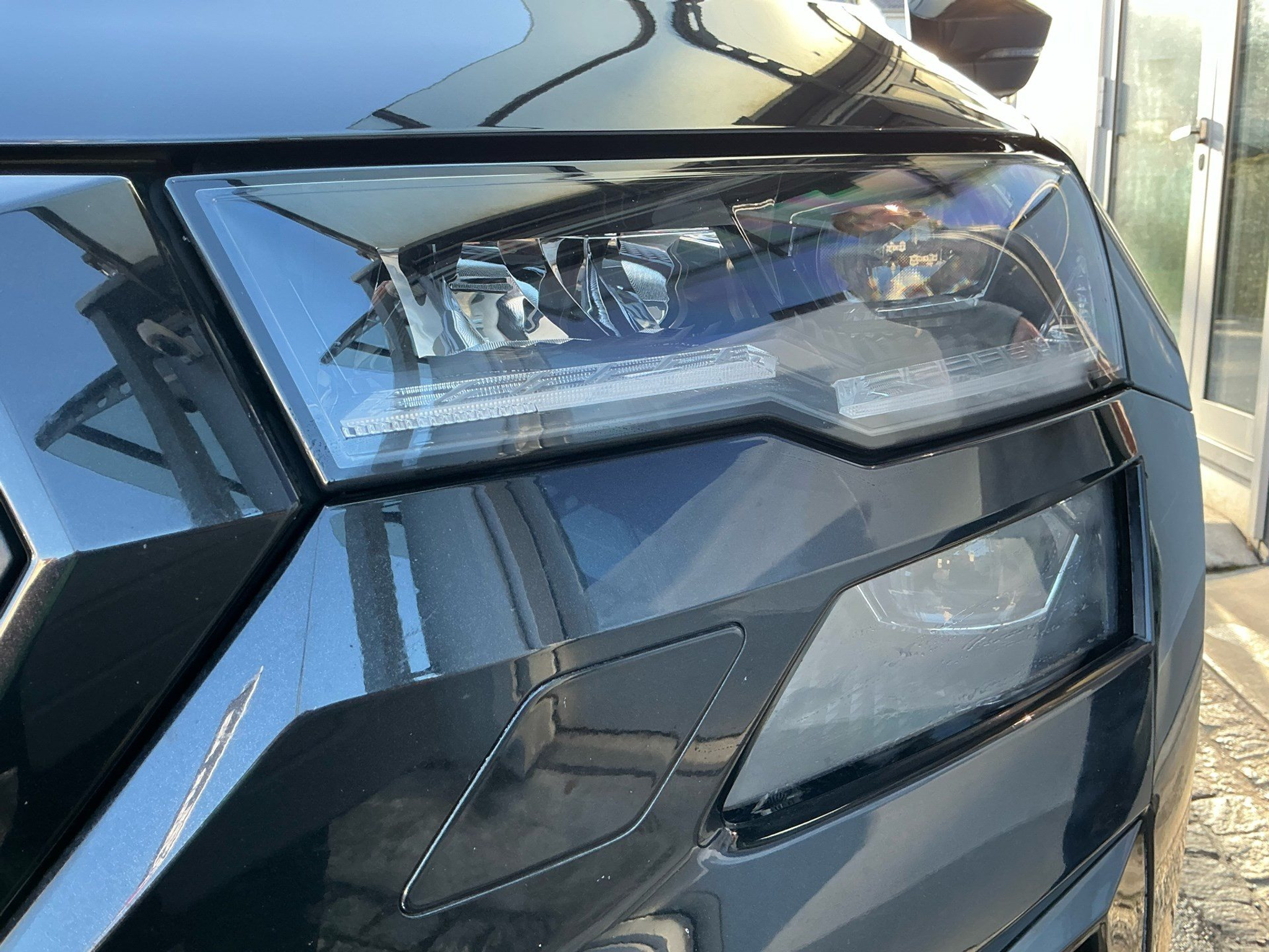 listing desktop thumbnail image 5