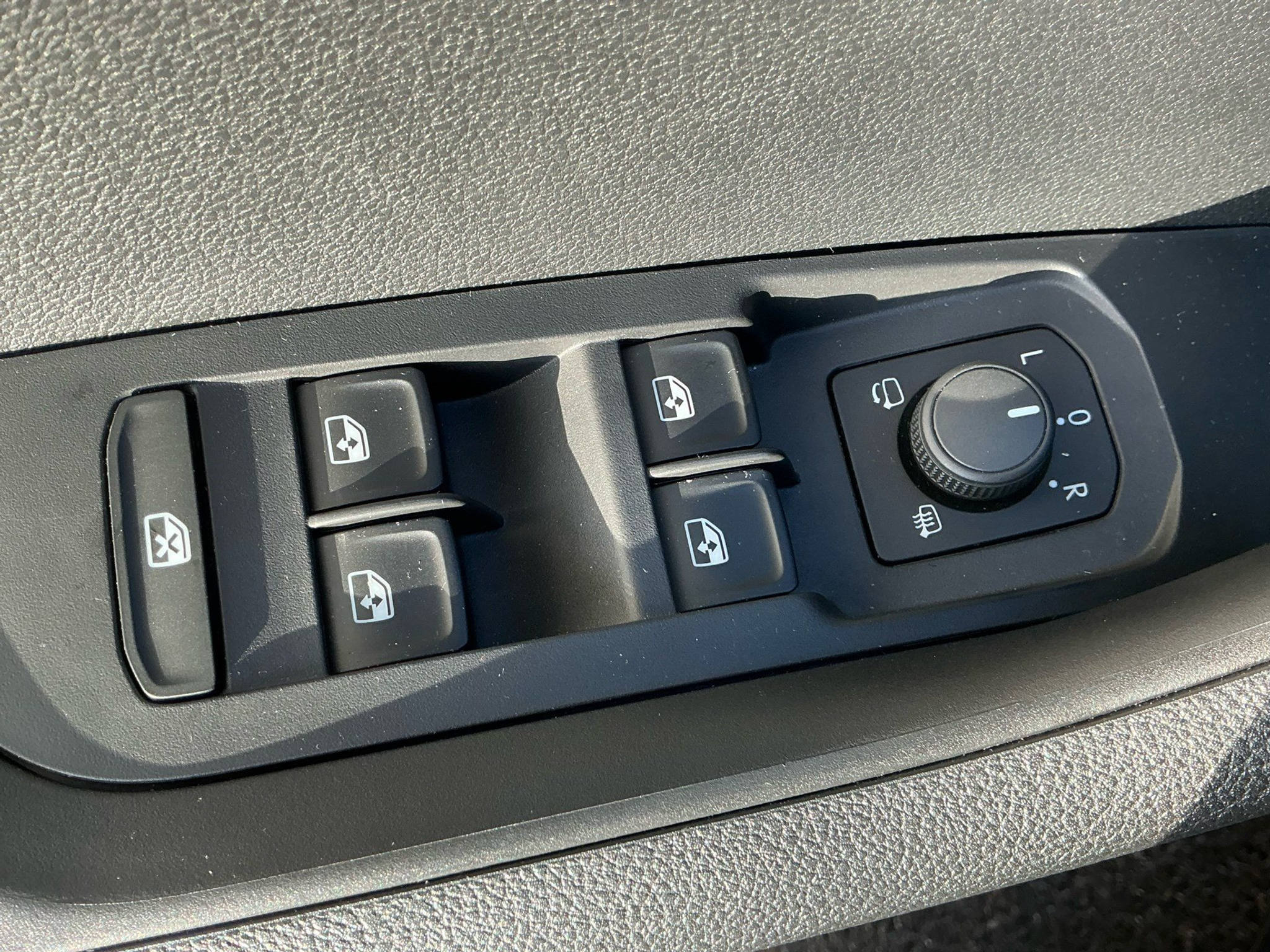 listing desktop thumbnail image 27