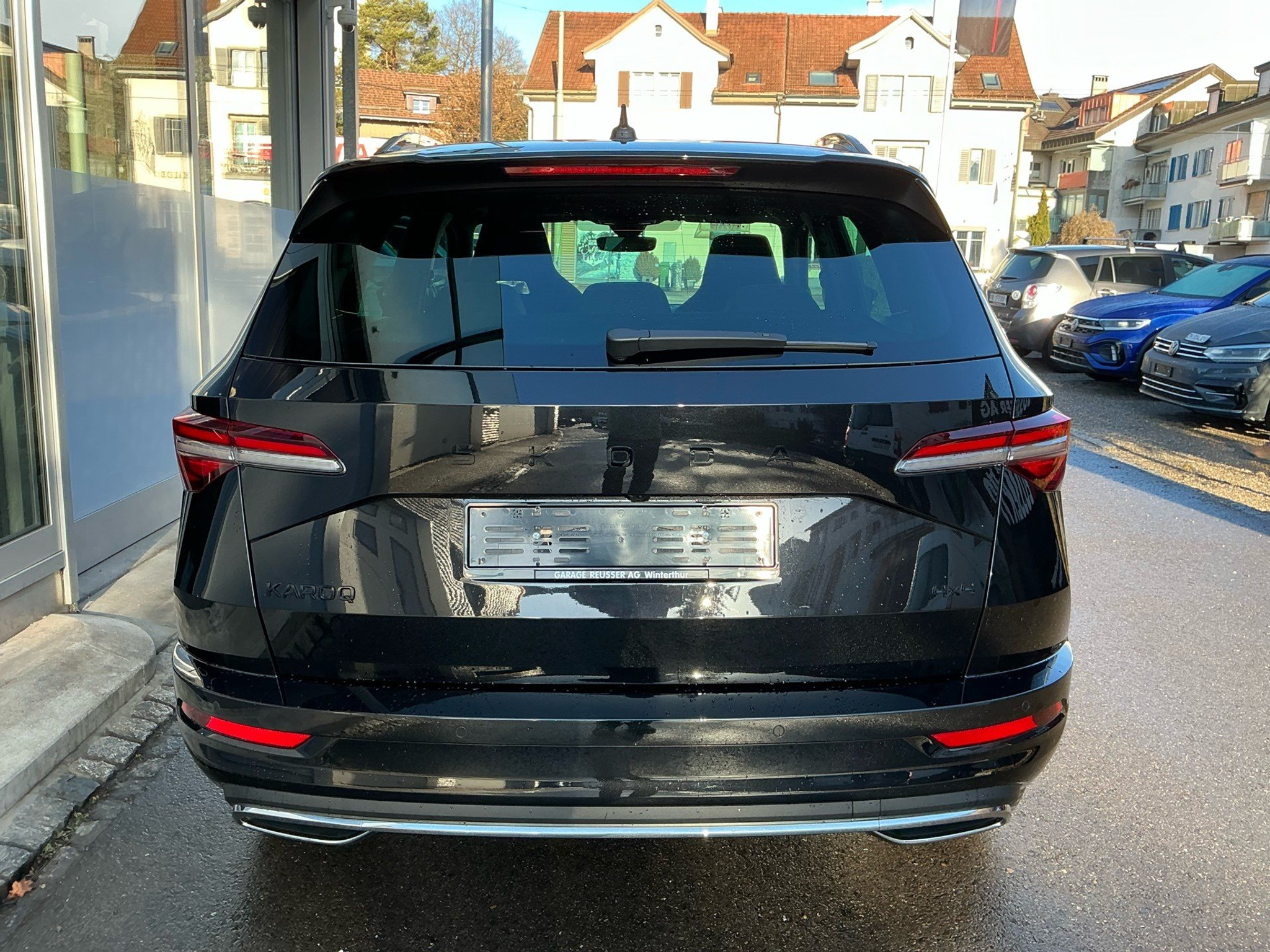 listing desktop thumbnail image 4