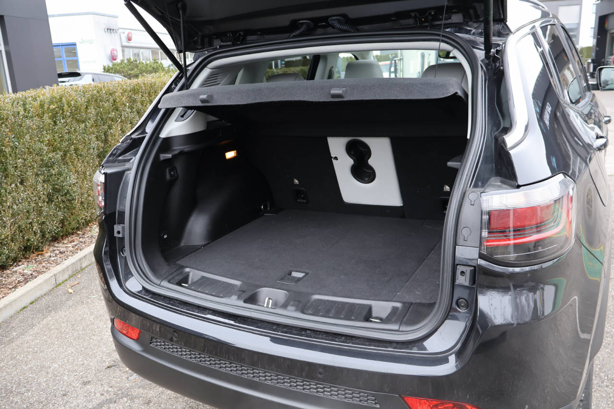 listing desktop thumbnail image 12