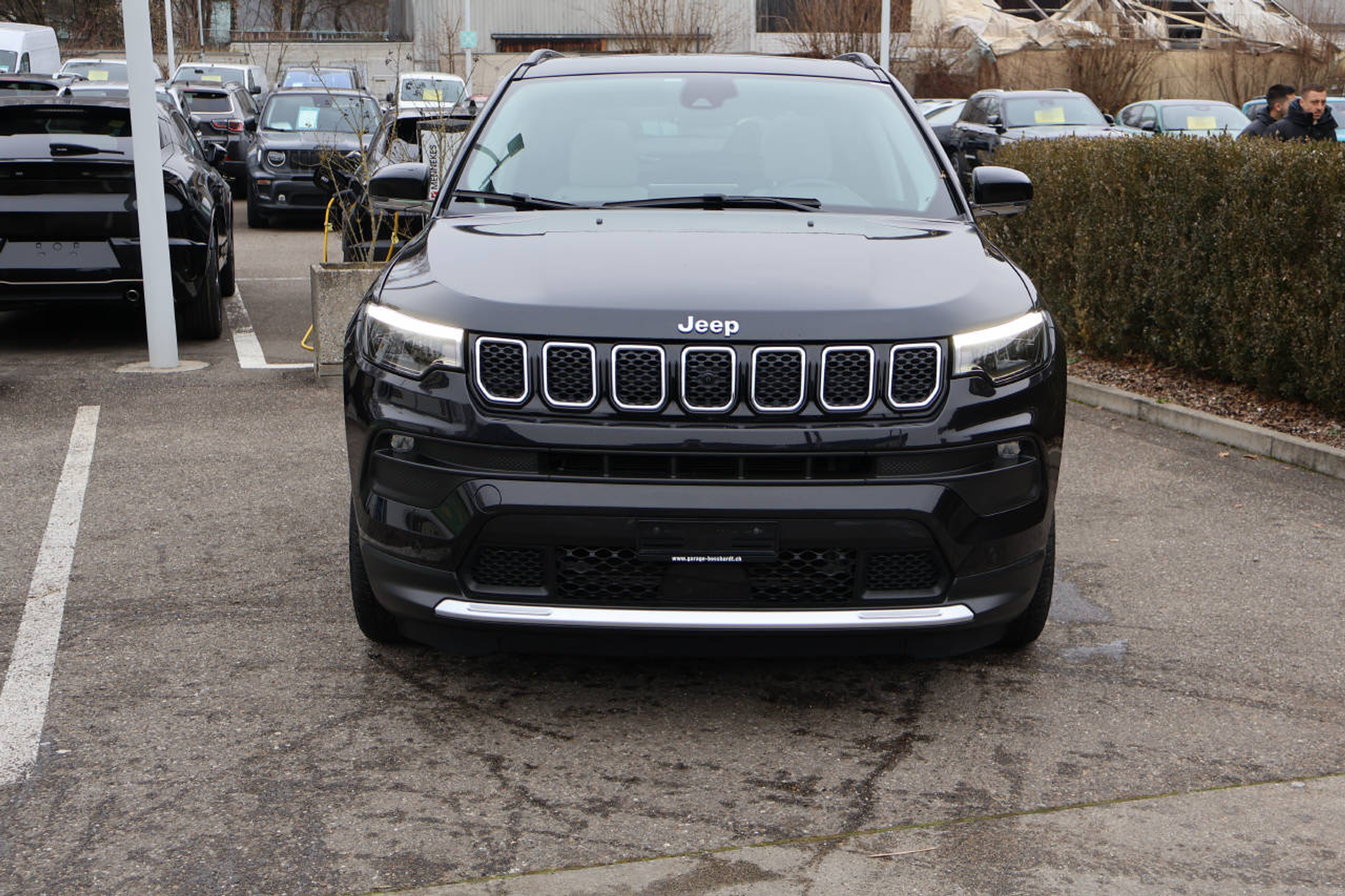 listing desktop thumbnail image 4