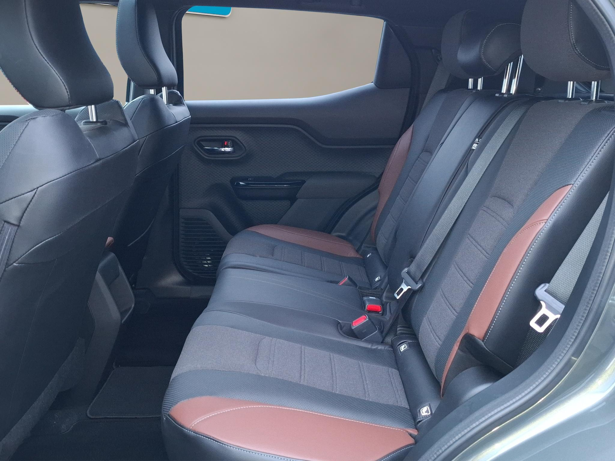 listing desktop thumbnail image 9