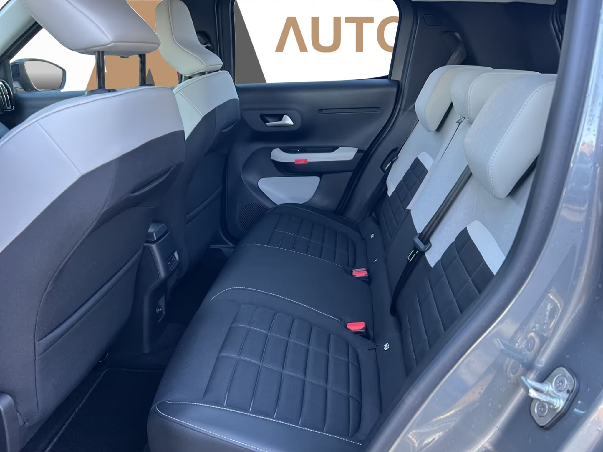 listing desktop thumbnail image 23