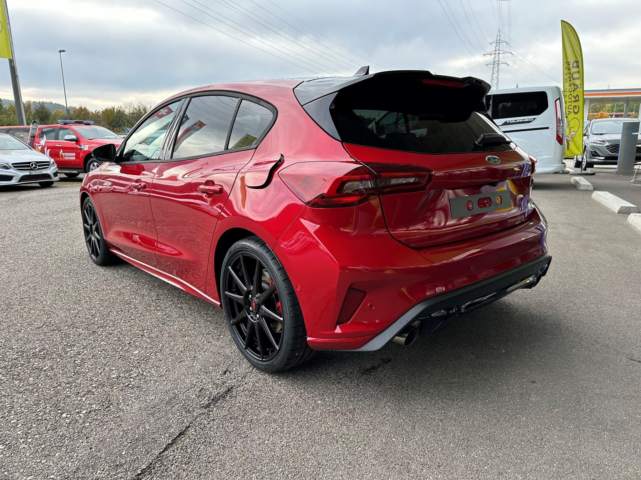 listing desktop thumbnail image 4