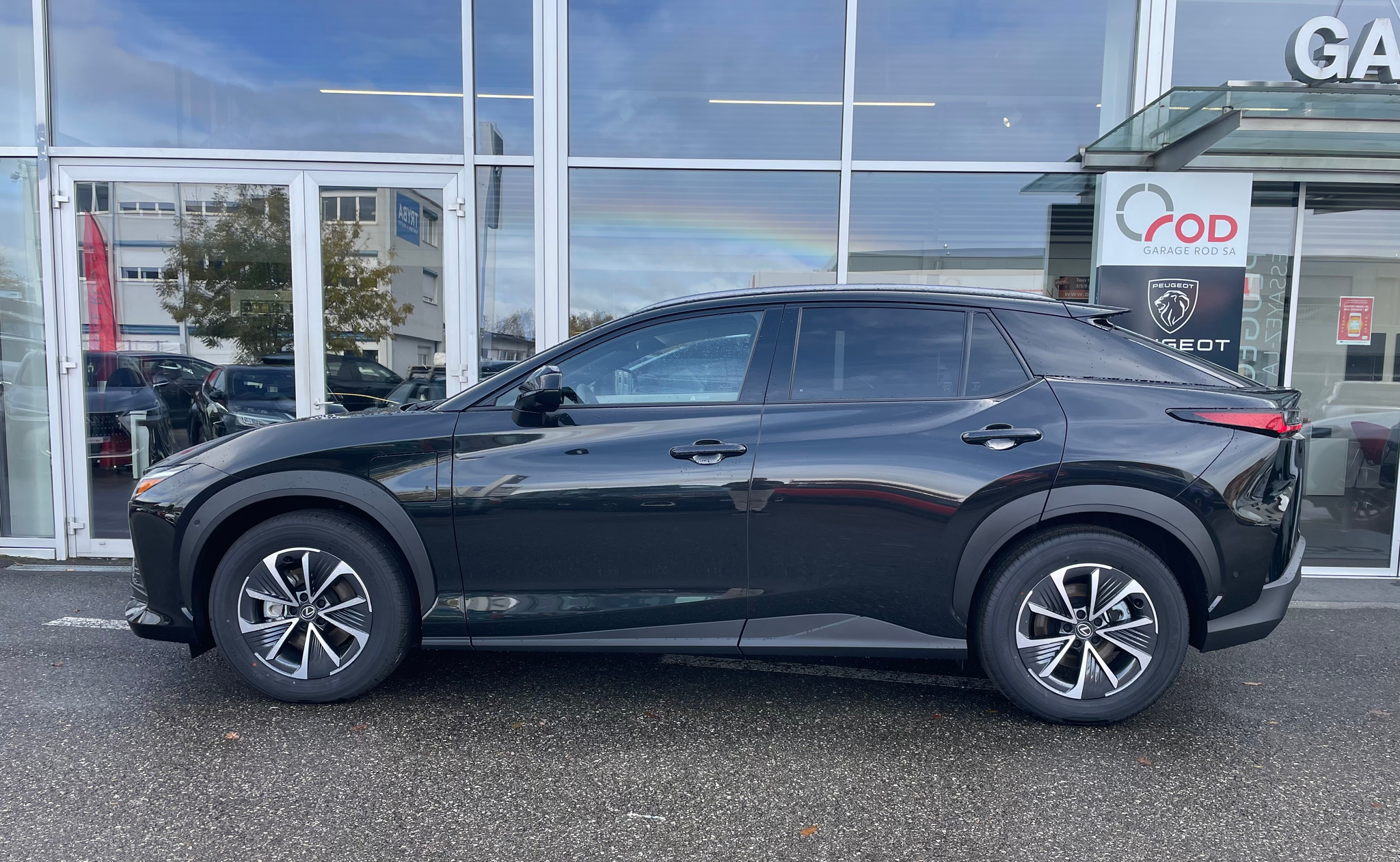 listing desktop thumbnail image 2