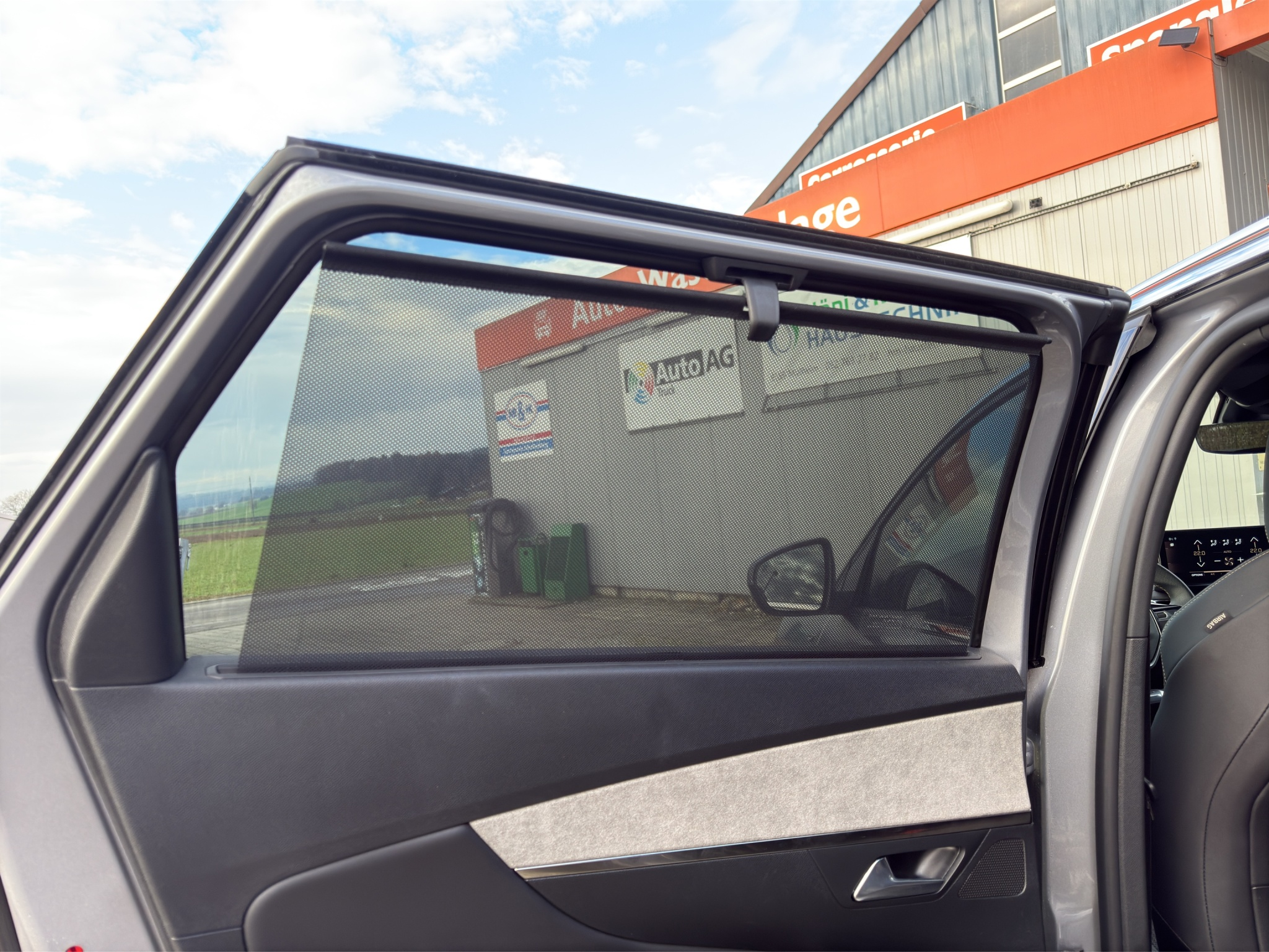 listing desktop thumbnail image 20