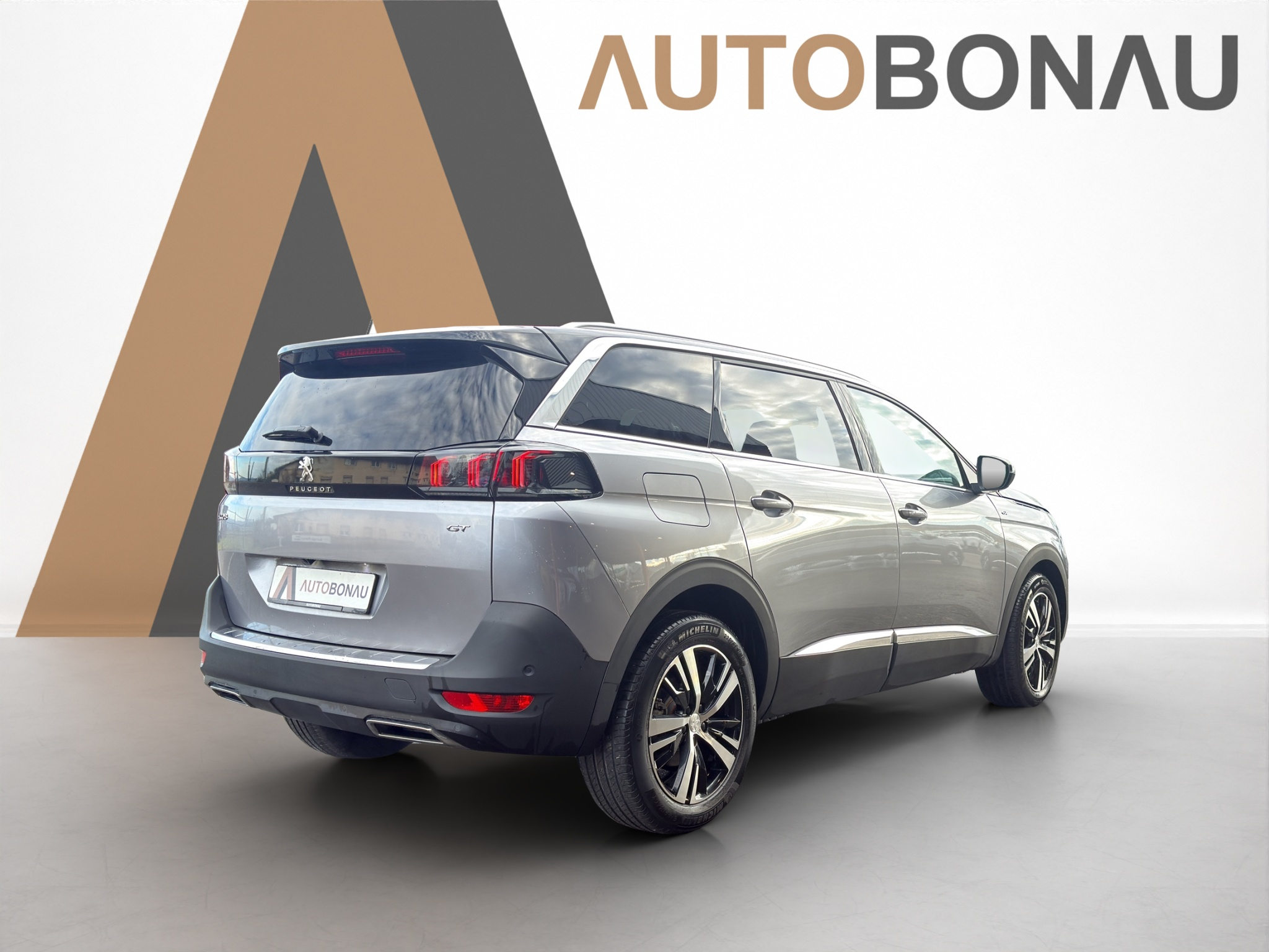 listing desktop thumbnail image 4