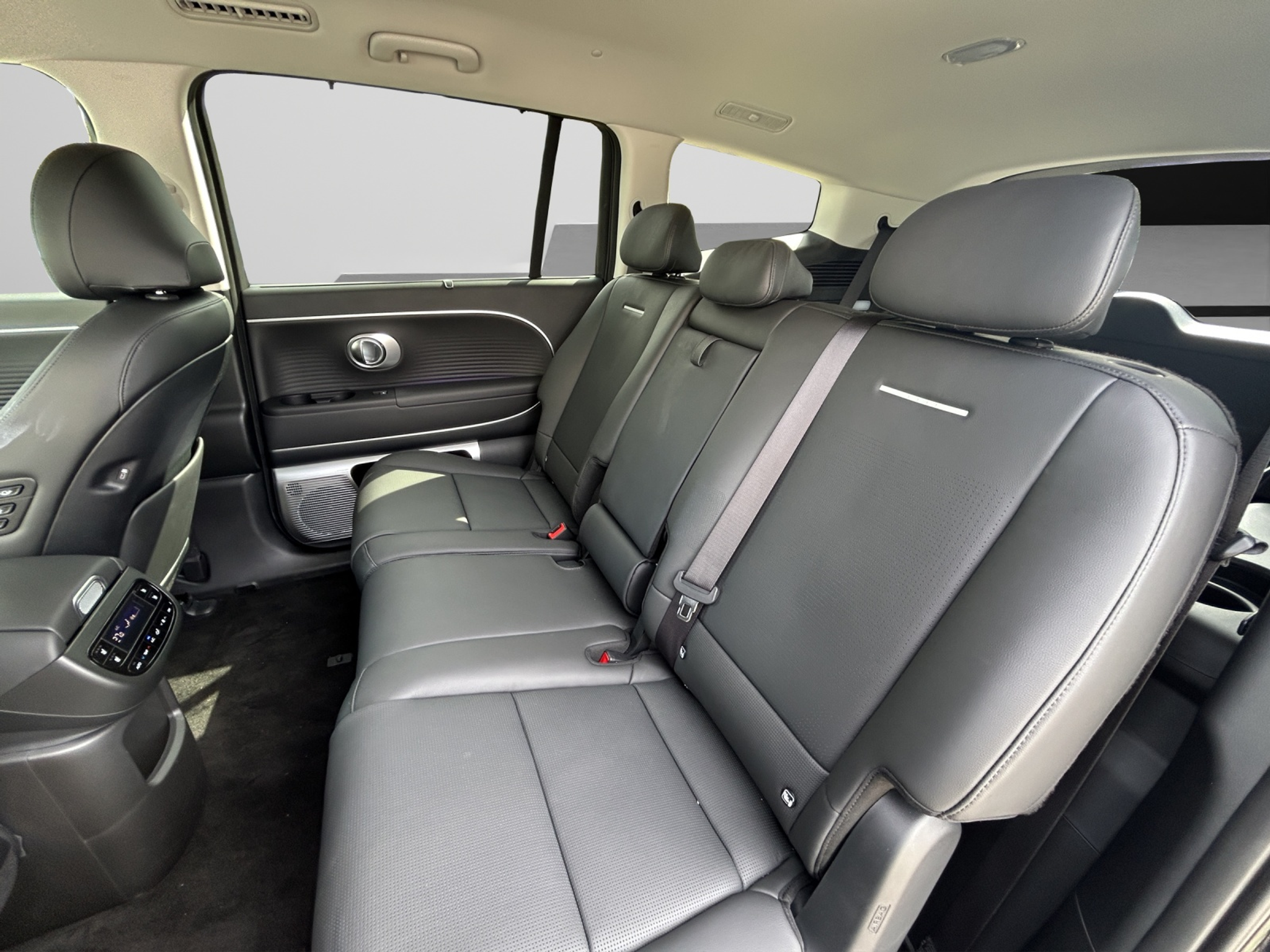 listing desktop thumbnail image 9