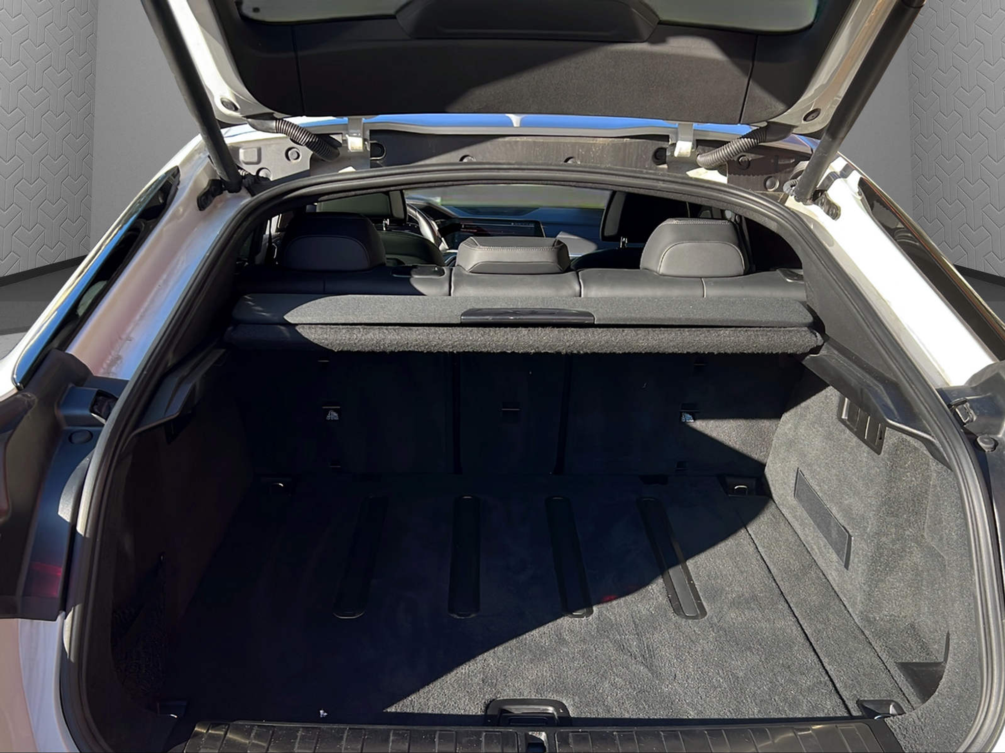 listing desktop thumbnail image 13