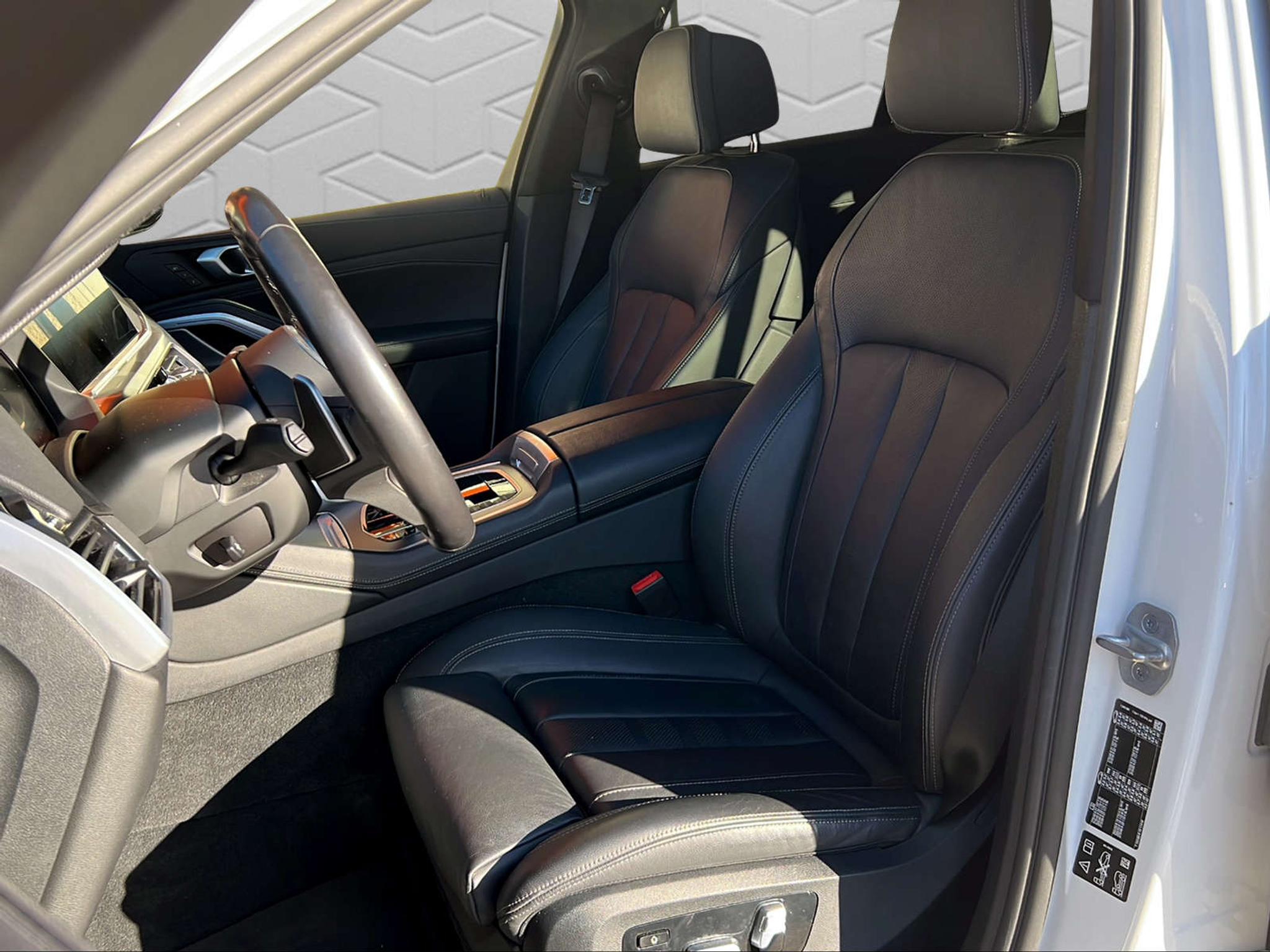 listing desktop thumbnail image 6