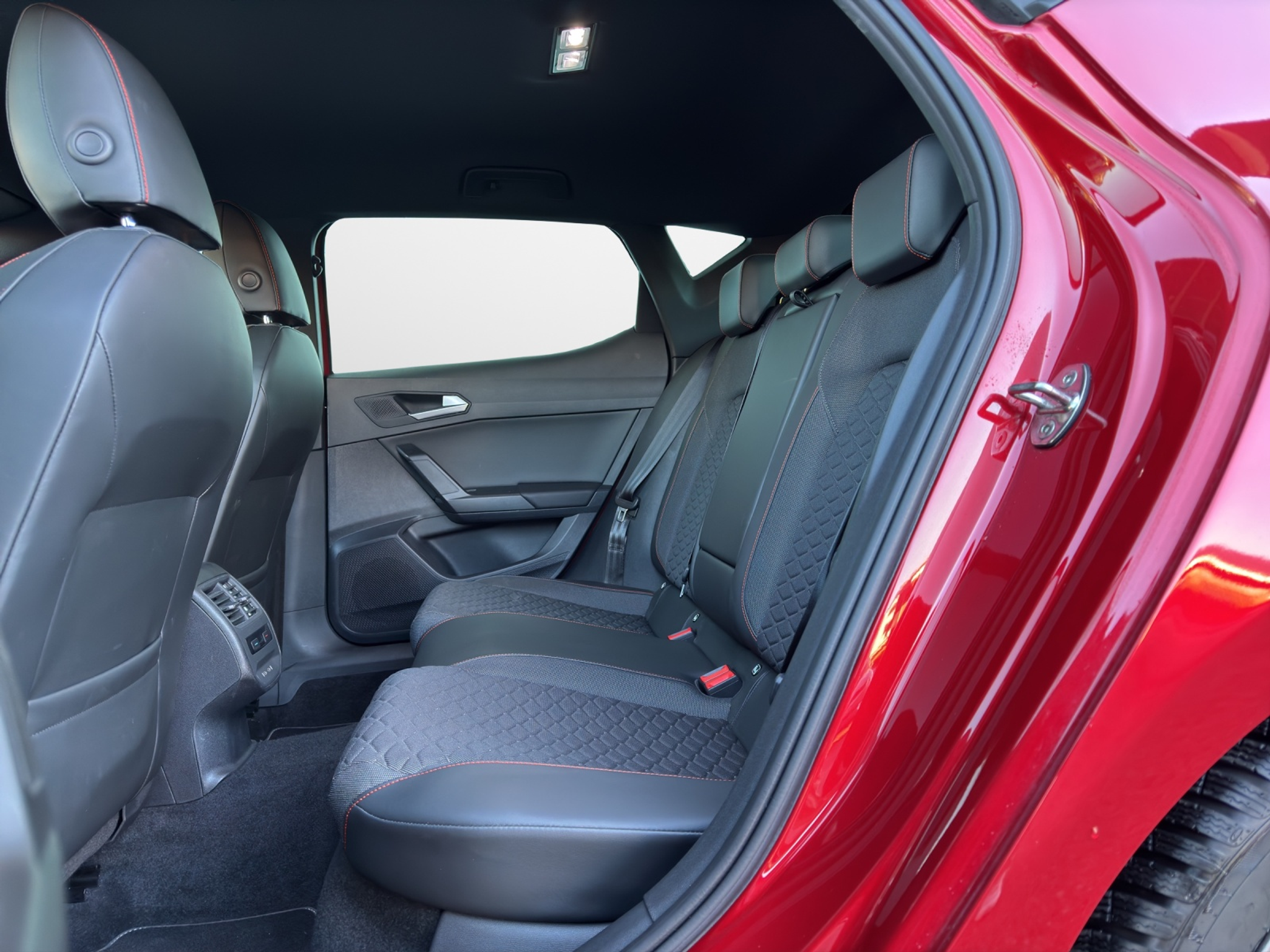 listing desktop thumbnail image 7