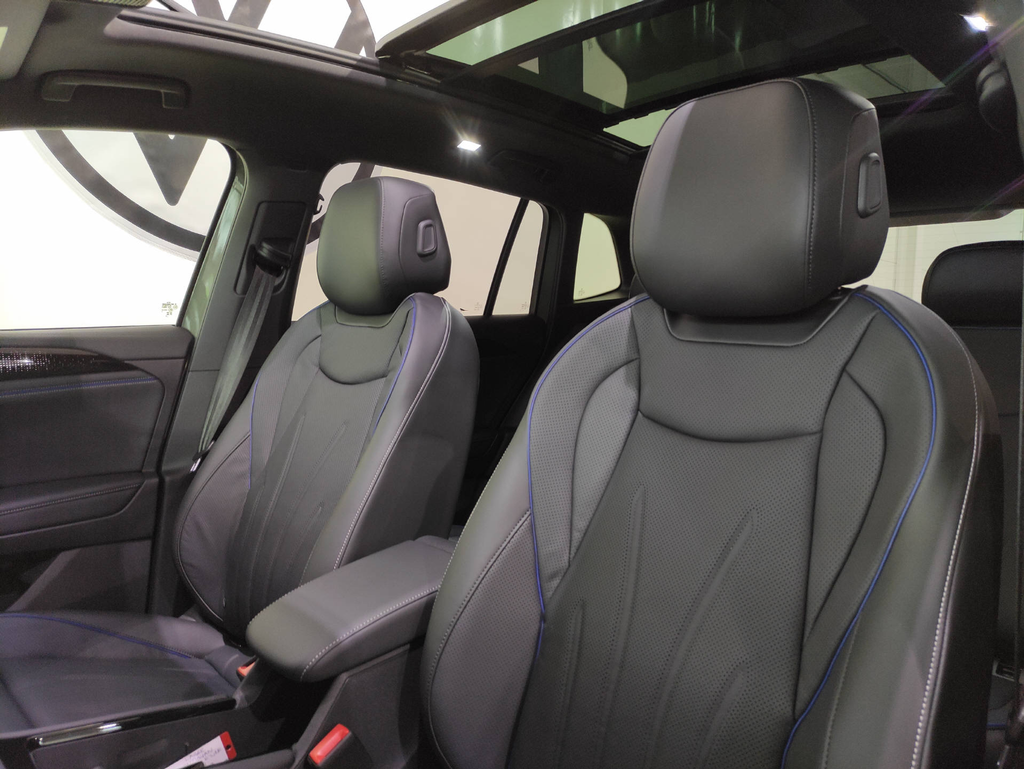 listing desktop thumbnail image 4