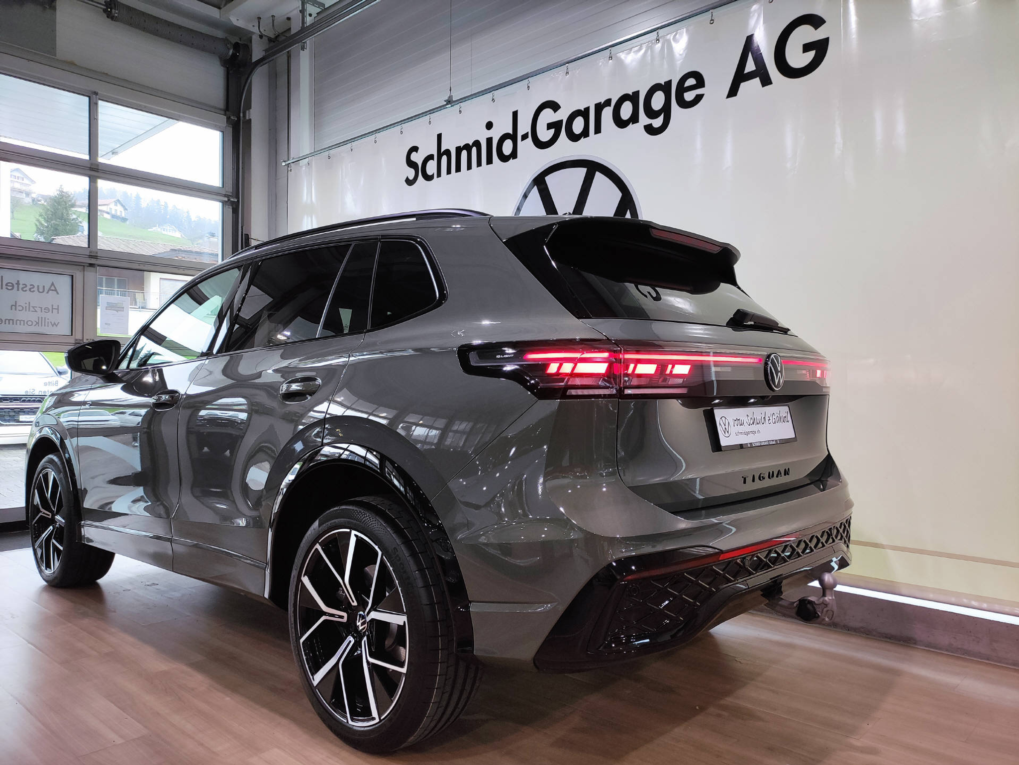 listing desktop thumbnail image 15