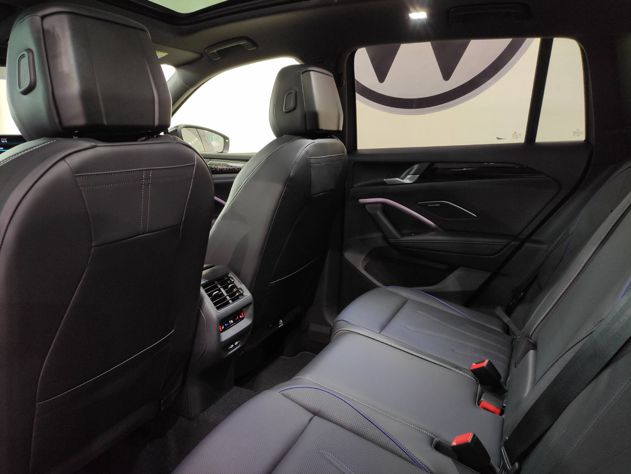 listing desktop thumbnail image 11