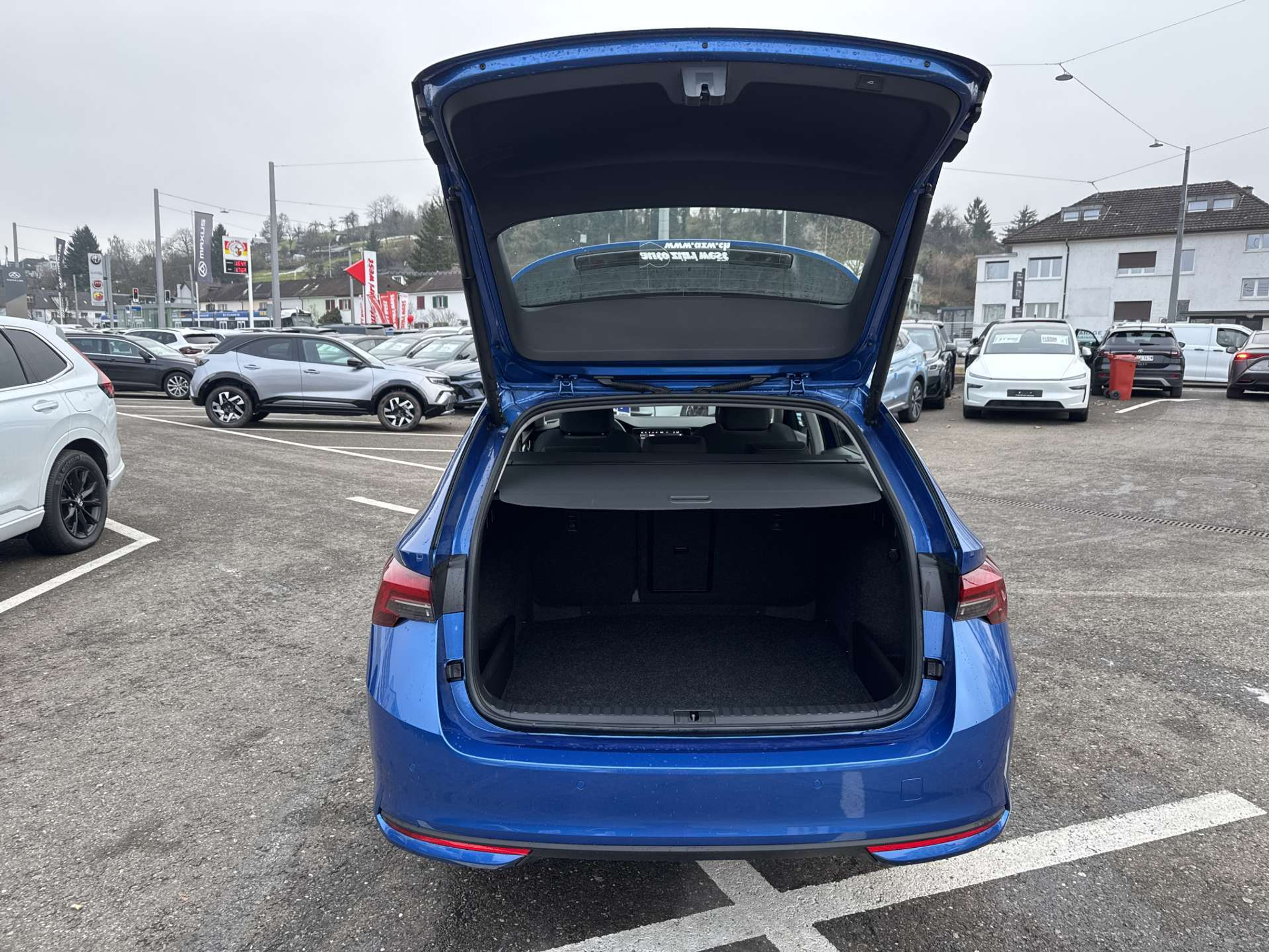 listing desktop thumbnail image 7