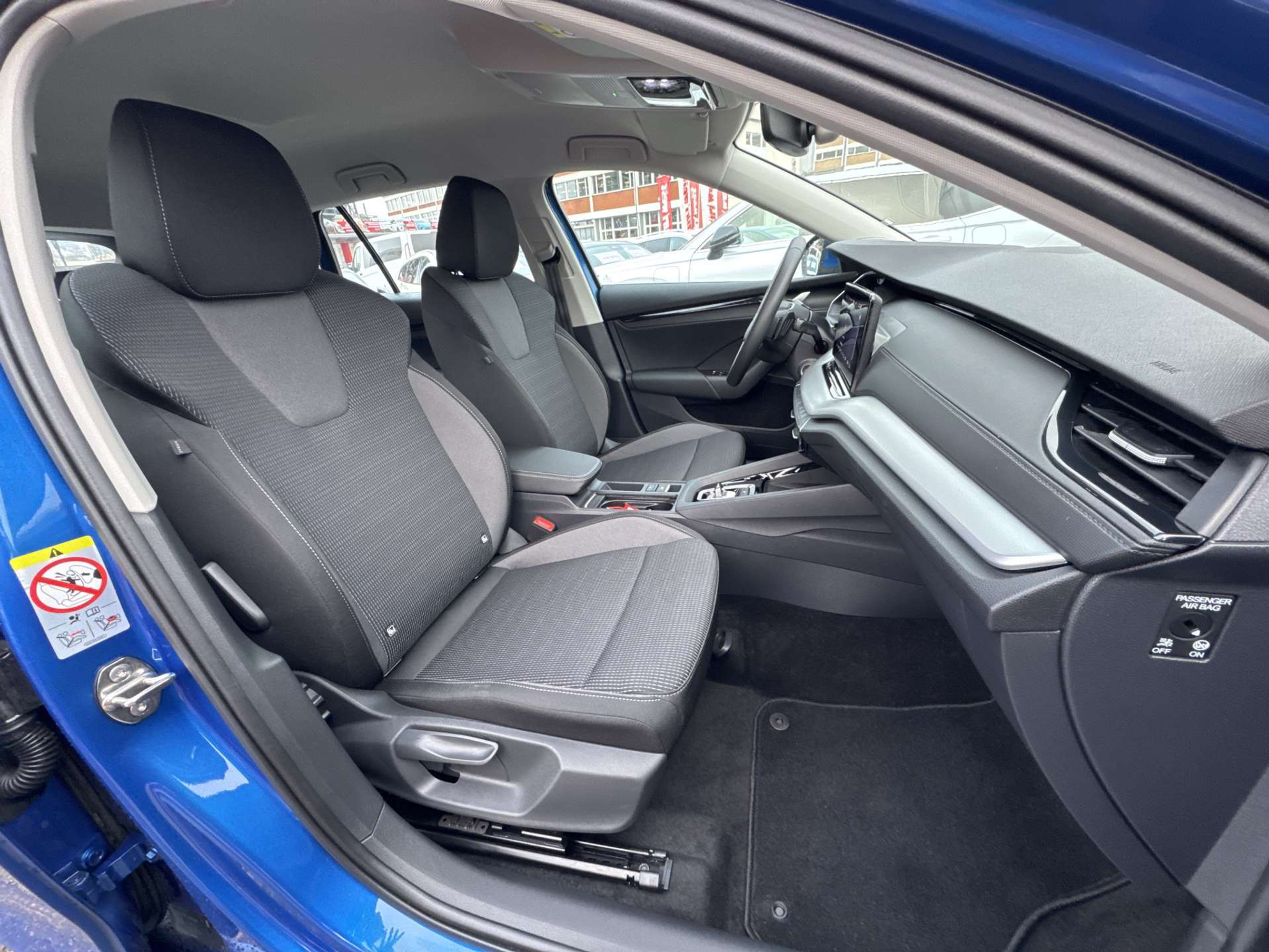 listing desktop thumbnail image 12