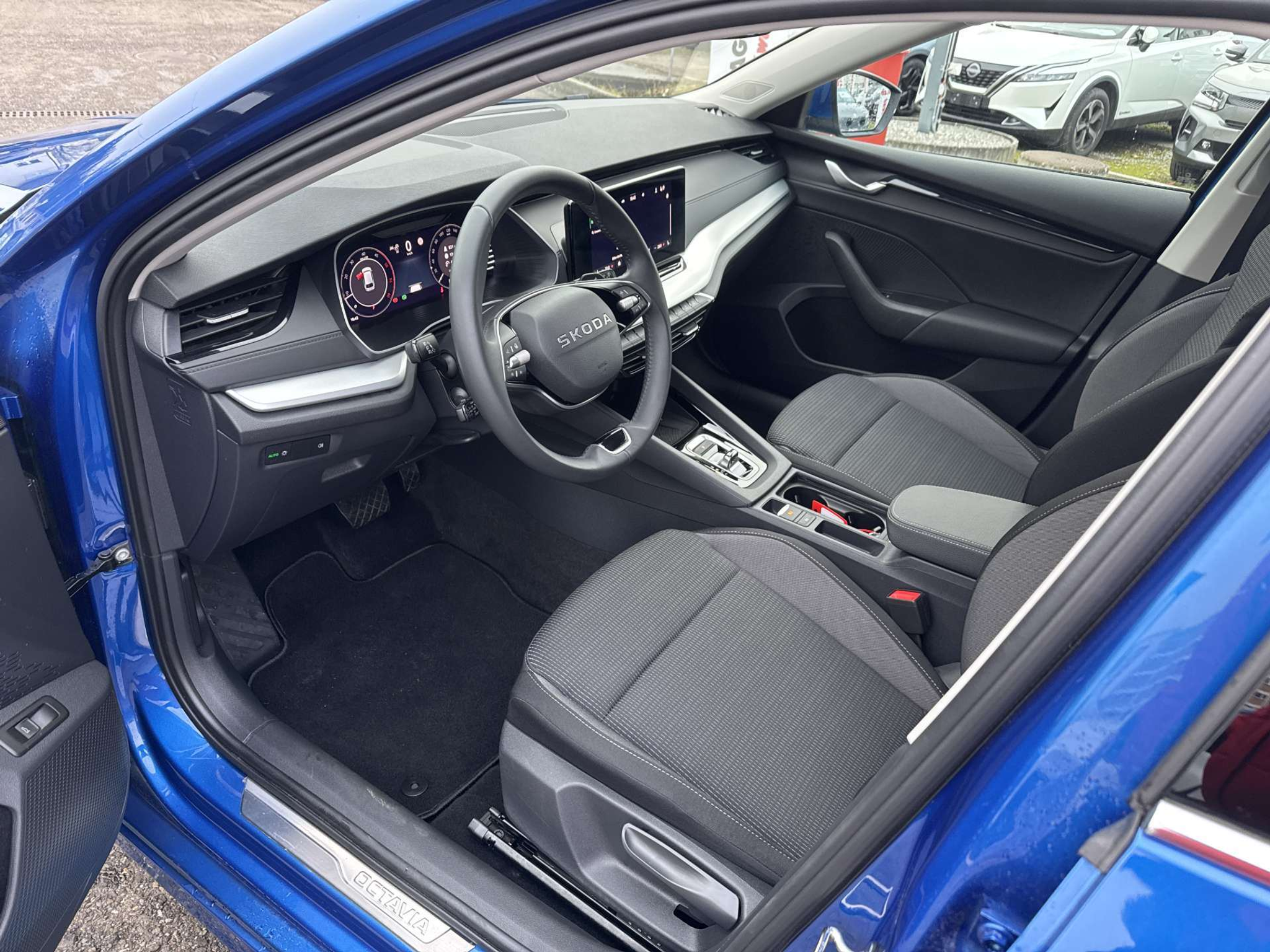 listing desktop thumbnail image 5