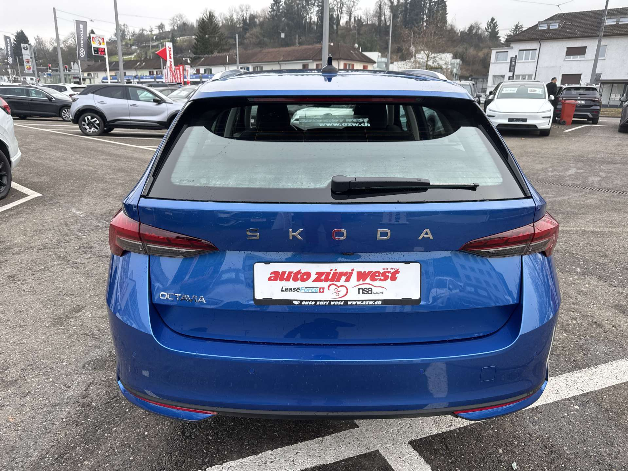 listing desktop thumbnail image 14